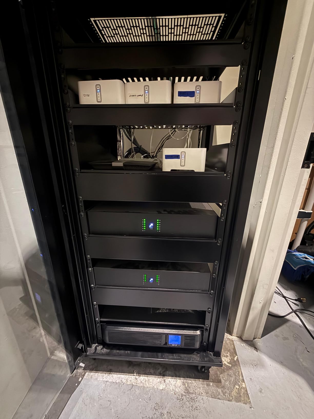 Eaton Tripp Lite SMART1500LCD 1500VA 2U Rack Mount UPS 900W Battery Backup | 8 Outlets, Replaceable Battery, AVR, 6ft Flat Plug Extension Cord customer photo 2