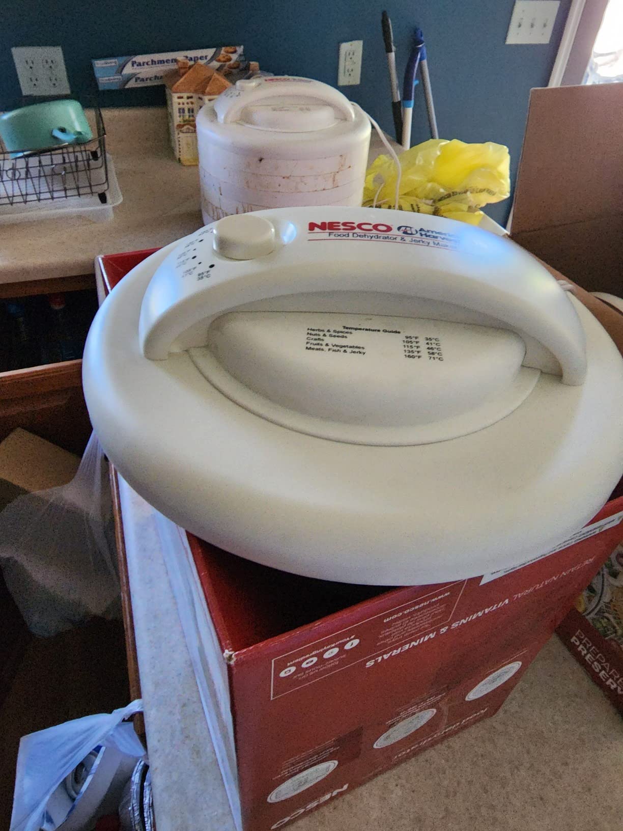 Nesco FD-60 Snackmaster Express Food Dehydrator for Great Jerky and Snacks, 4 Trays, 13.5