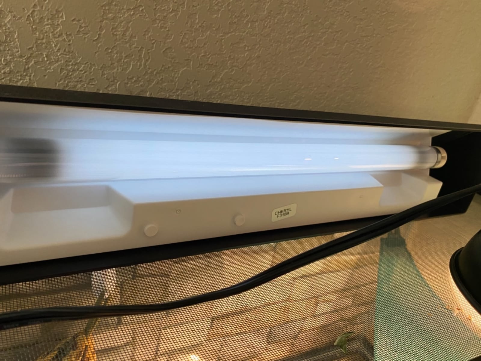 Zilla Desert T8 UVB Fluorescent Light Bulb, 15 Watt customer photo 2