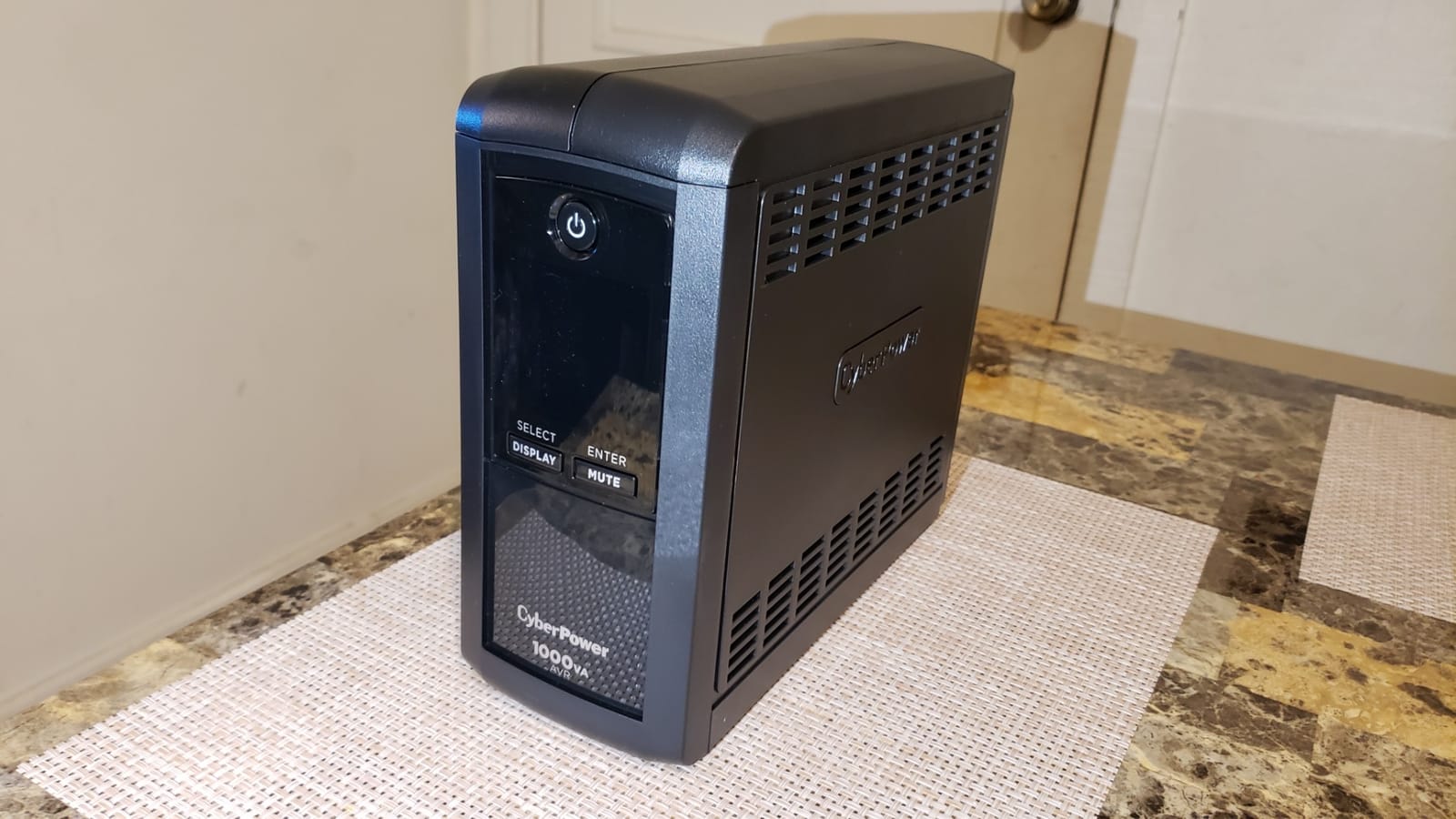 CyberPower CP1000AVRLCD Intelligent LCD UPS Battery Backup customer photo 2