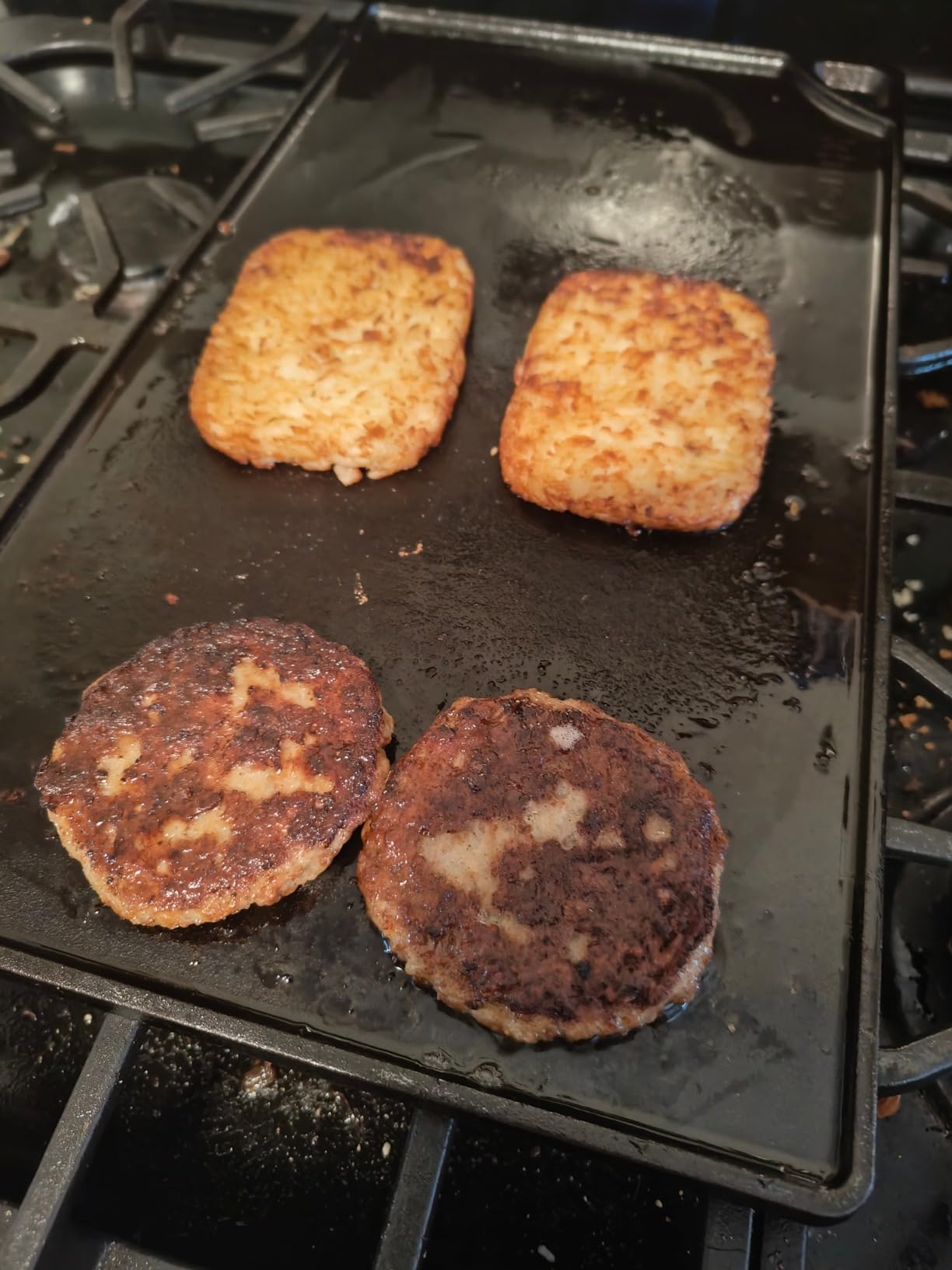 Lodge Reversible Cast Iron Grill/Griddle Pan, 16.75 x 9.5 Inches customer photo 2