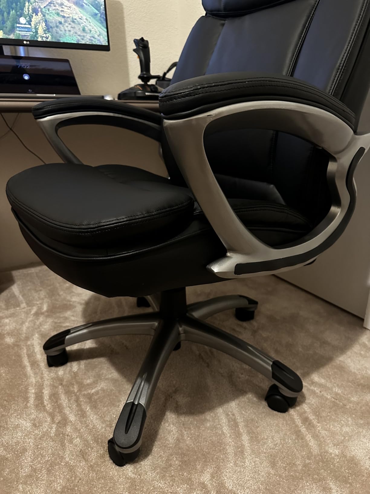 Serta Ergonomic Big and Tall Executive Office Chair Lumbar Support, Leather customer photo 1