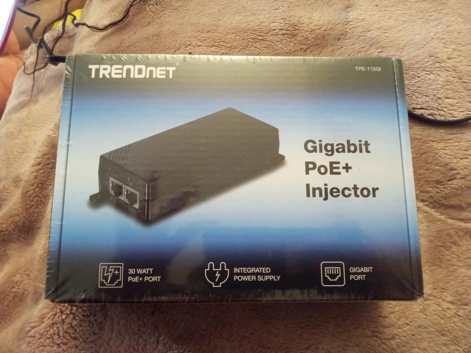 TRENDnet Gigabit Power Over Ethernet Plus Injector,TPE-115GI customer photo 1