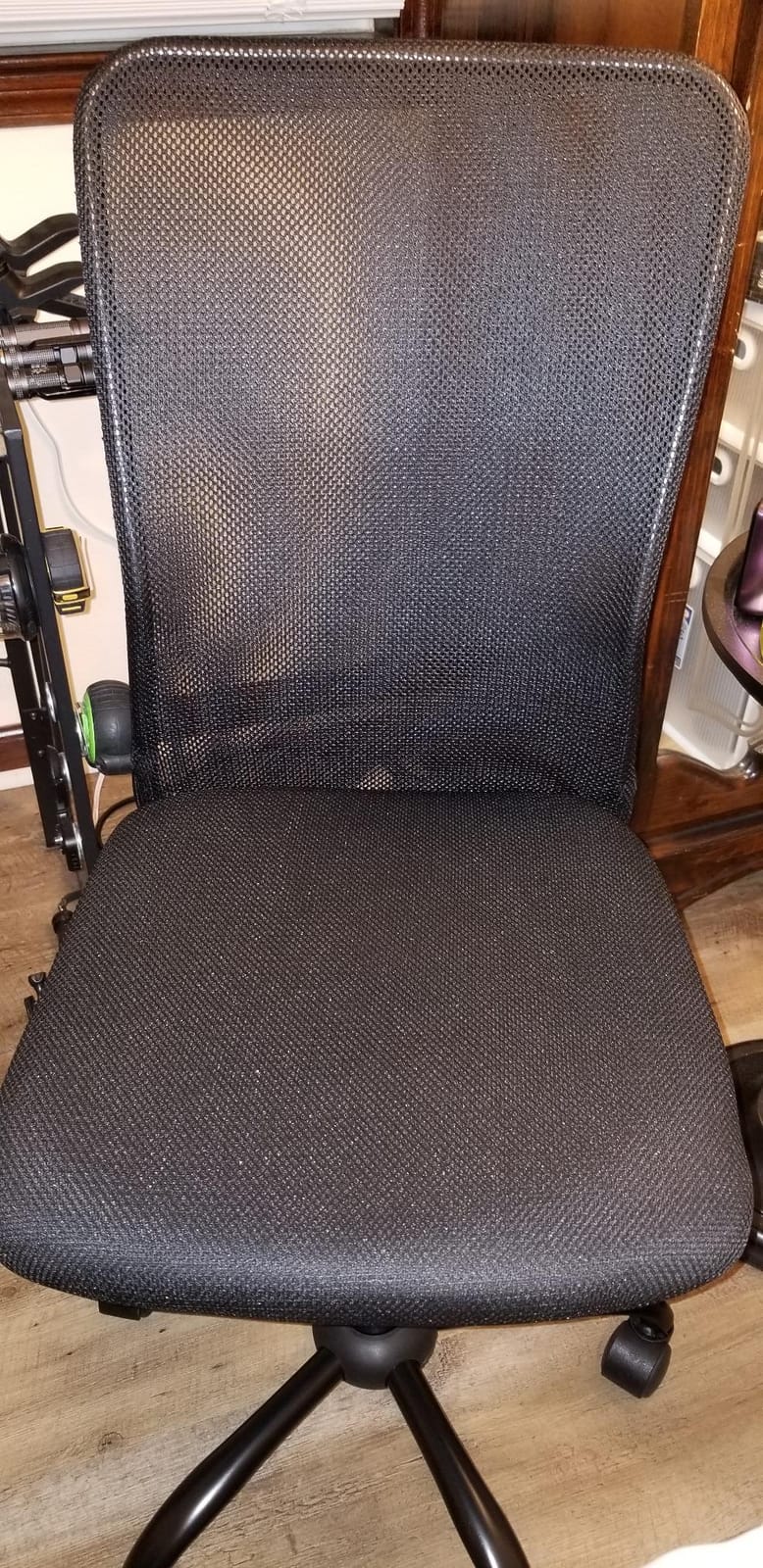 BestOffice | Armless Office Chair | Black | with Lumbar Support customer photo 1
