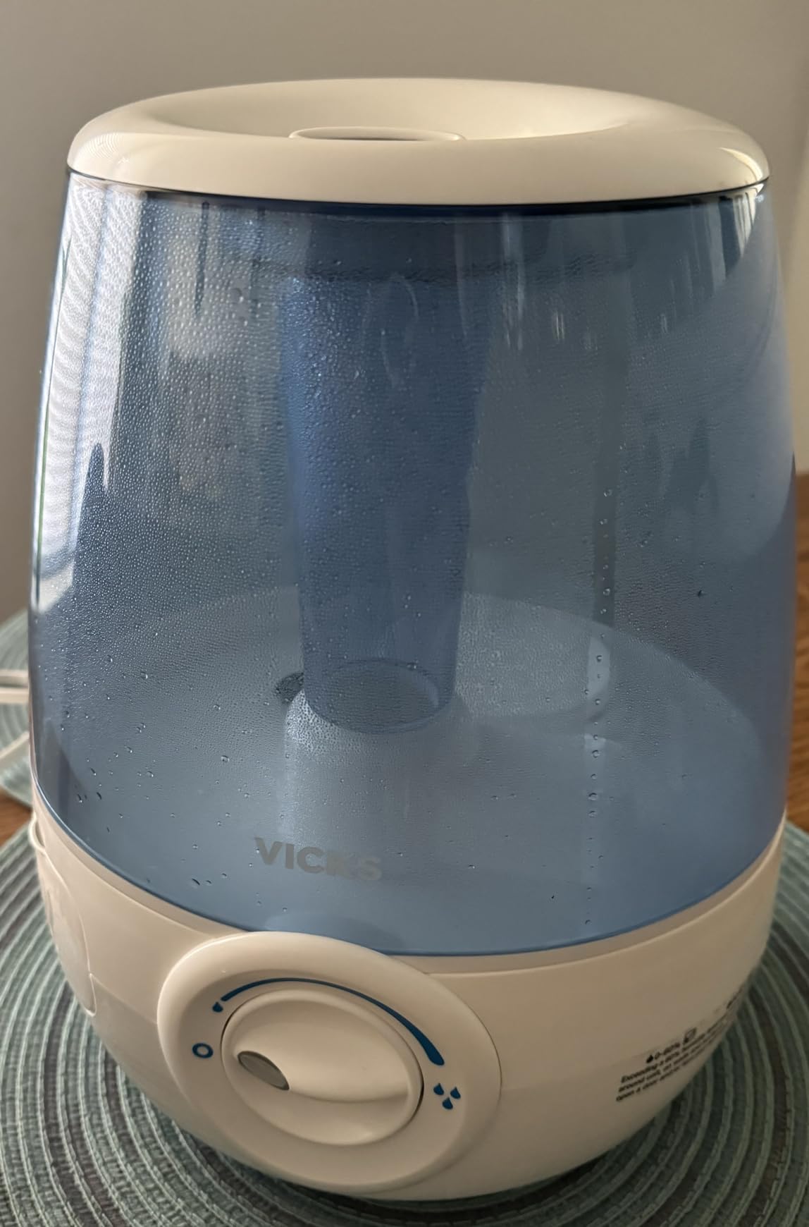 Vicks Filter-Free Ultrasonic Humidifier for Bedroom or Nursery 1.2 Gal Tank customer photo 2