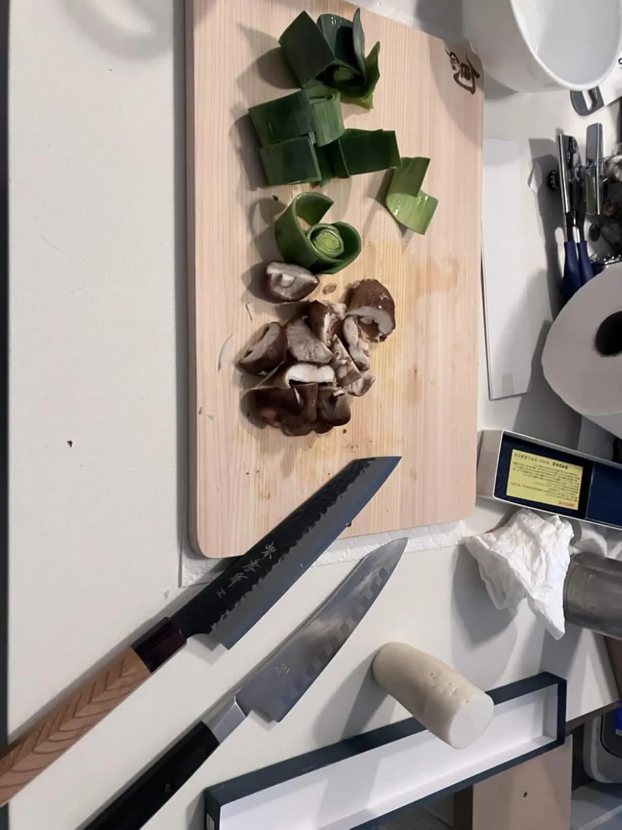 Shun Cutlery Medium Hinoki Cutting Board customer photo 2