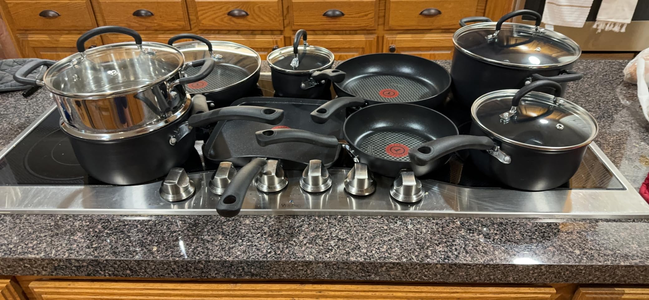 T-fal Ultimate Hard Anodized Nonstick Pots and Pans Set, 14-Piece, Onyx customer photo 1