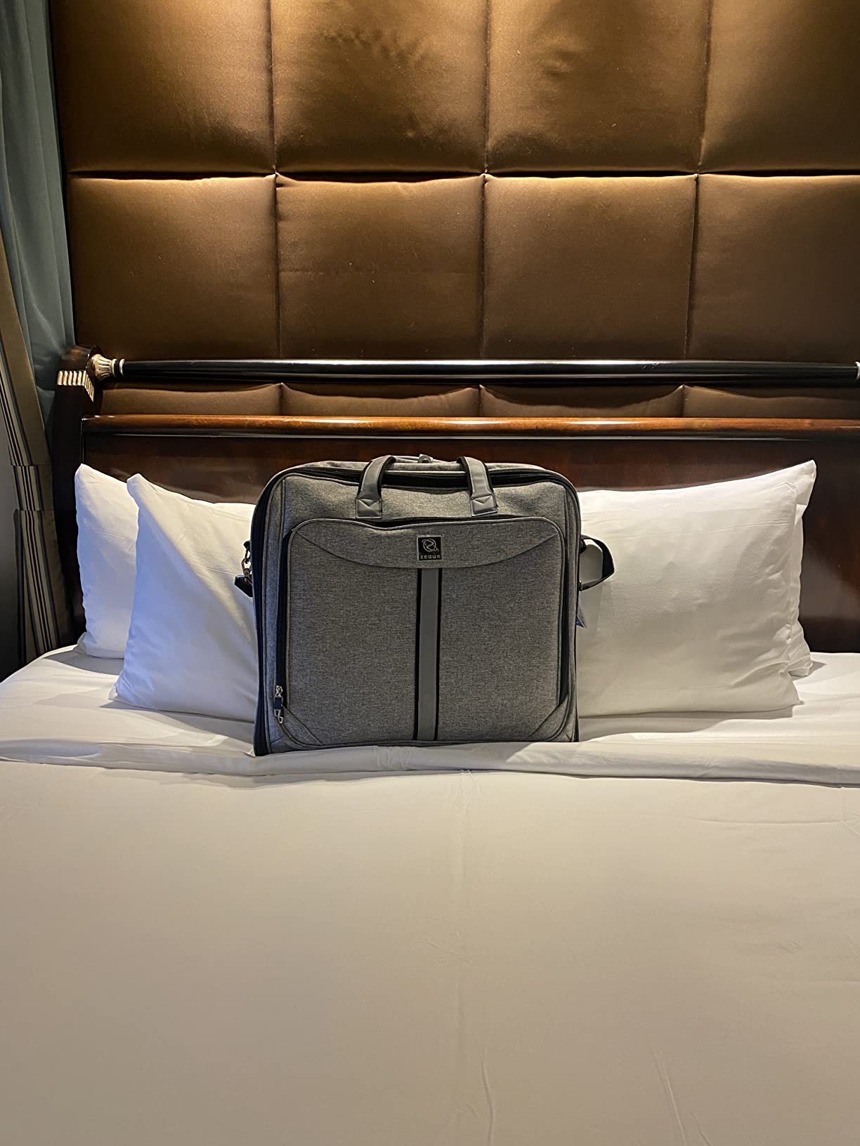 ZEGUR Premium travel garment bag. Carry-on for Men & Women. Hangs 4 Items customer photo 1