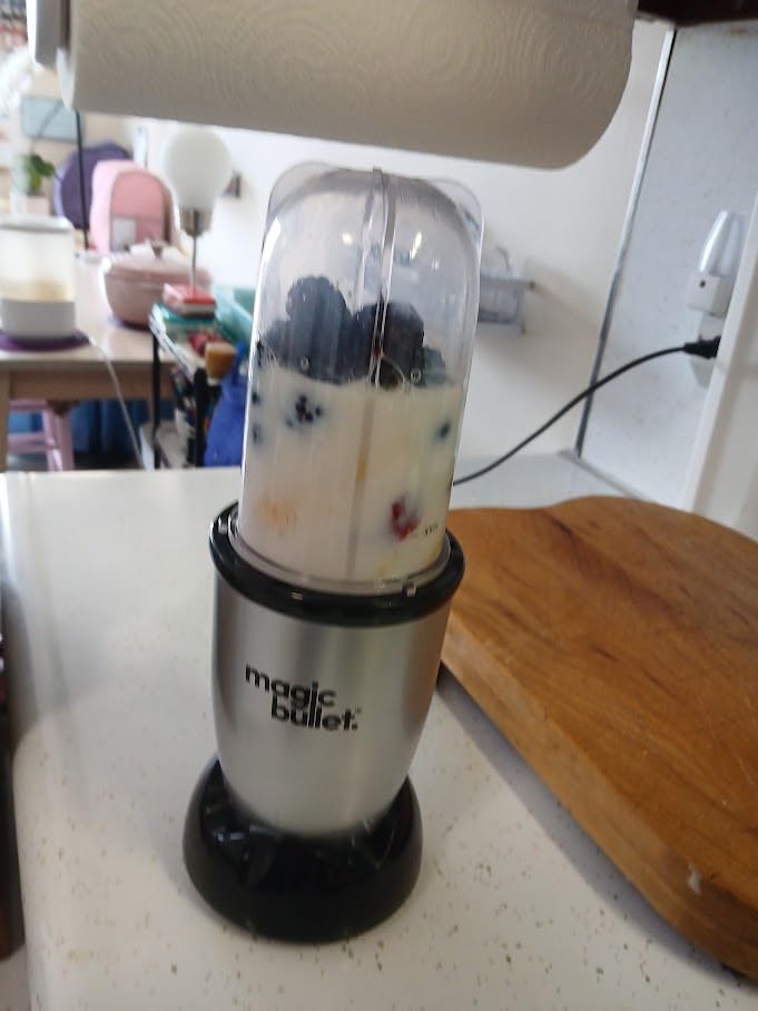 magic bullet Personal Blender for Shakes, Smoothies, Food Prep, and Frozen Blending, 22 Ounces, 250 Watt, Silver, MBR-1101 customer photo 2