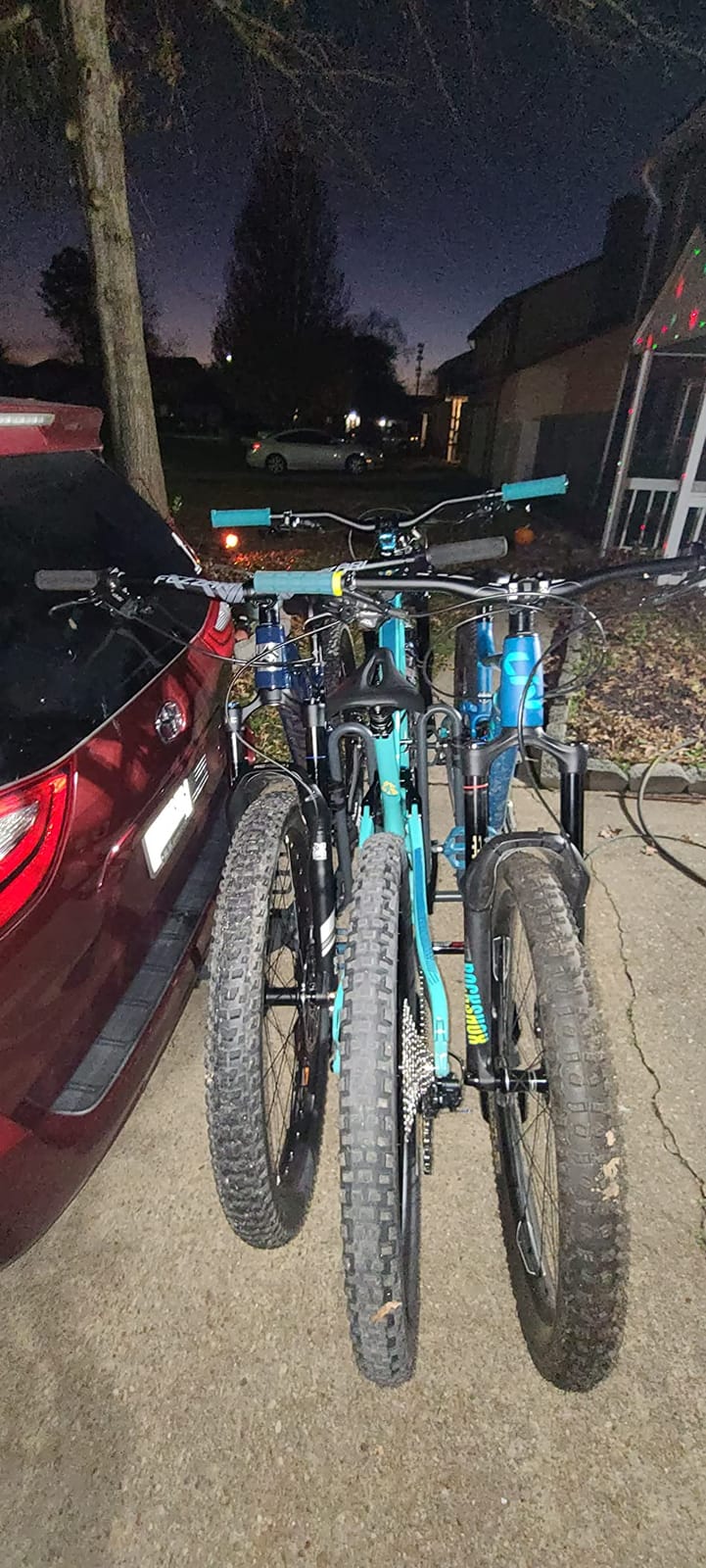 Bell Right Up 350 3-Bicycle Platform Hitch Rack customer photo 1