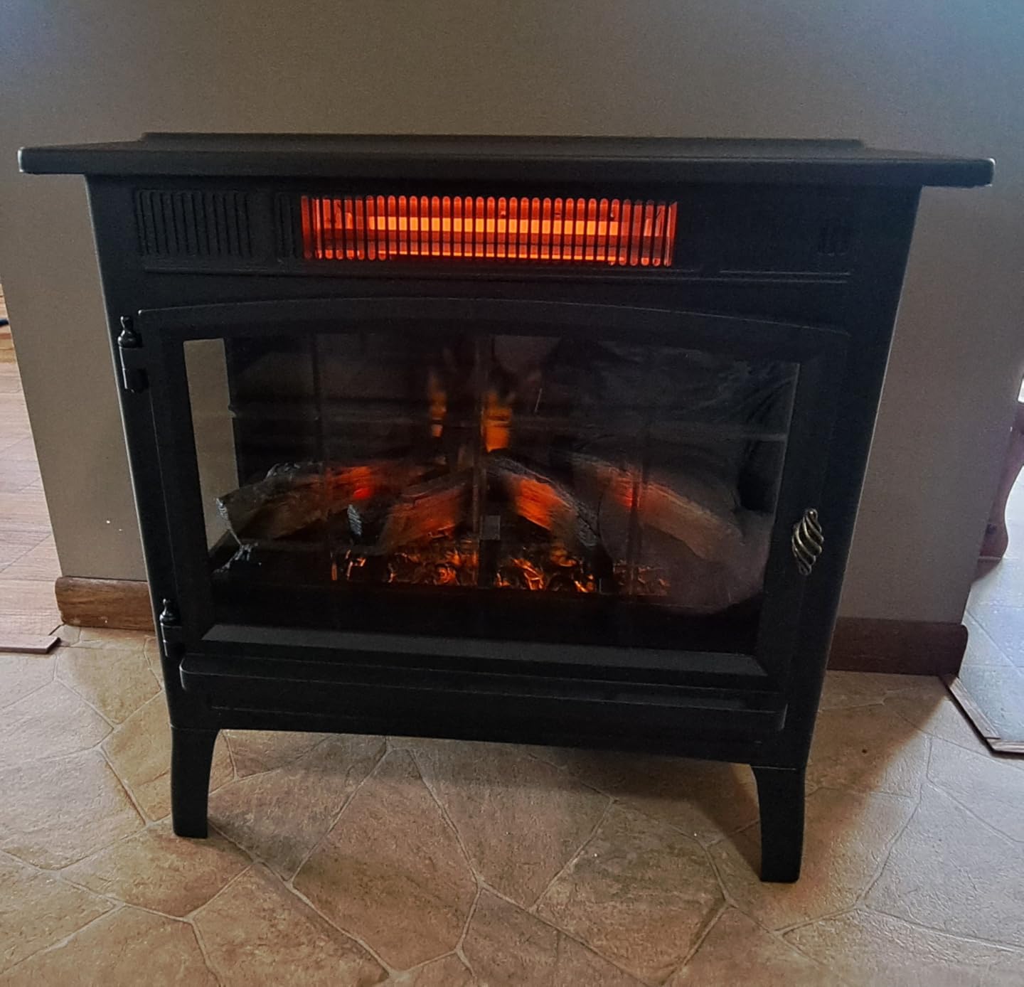 duraflame Freestanding Electric Fireplace Stove Heater with 3D Flame Effect for 1,000 Sq. Ft. Room, Black customer photo 2