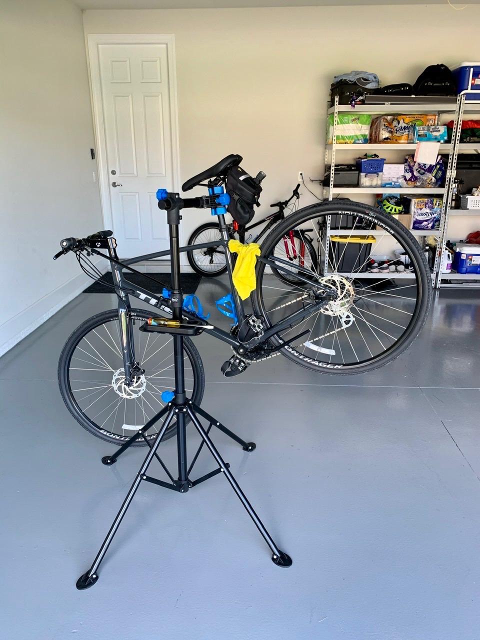 ZENY Adjustable Bike Repair Stand, Bicycle Maintenance Stand customer photo 1
