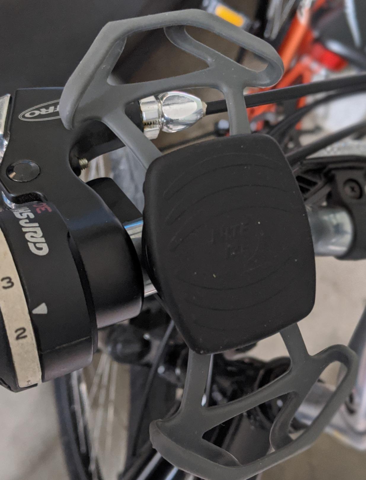 Nite Ize Wraptor Rotating Smartphone Bar Mount - Universal Cell Phone Holder for Bikes, Carts & Strollers - 360-Degree Rotation - Secure Hold on Rough Terrain - Handlebar & Stem Mount customer photo 1