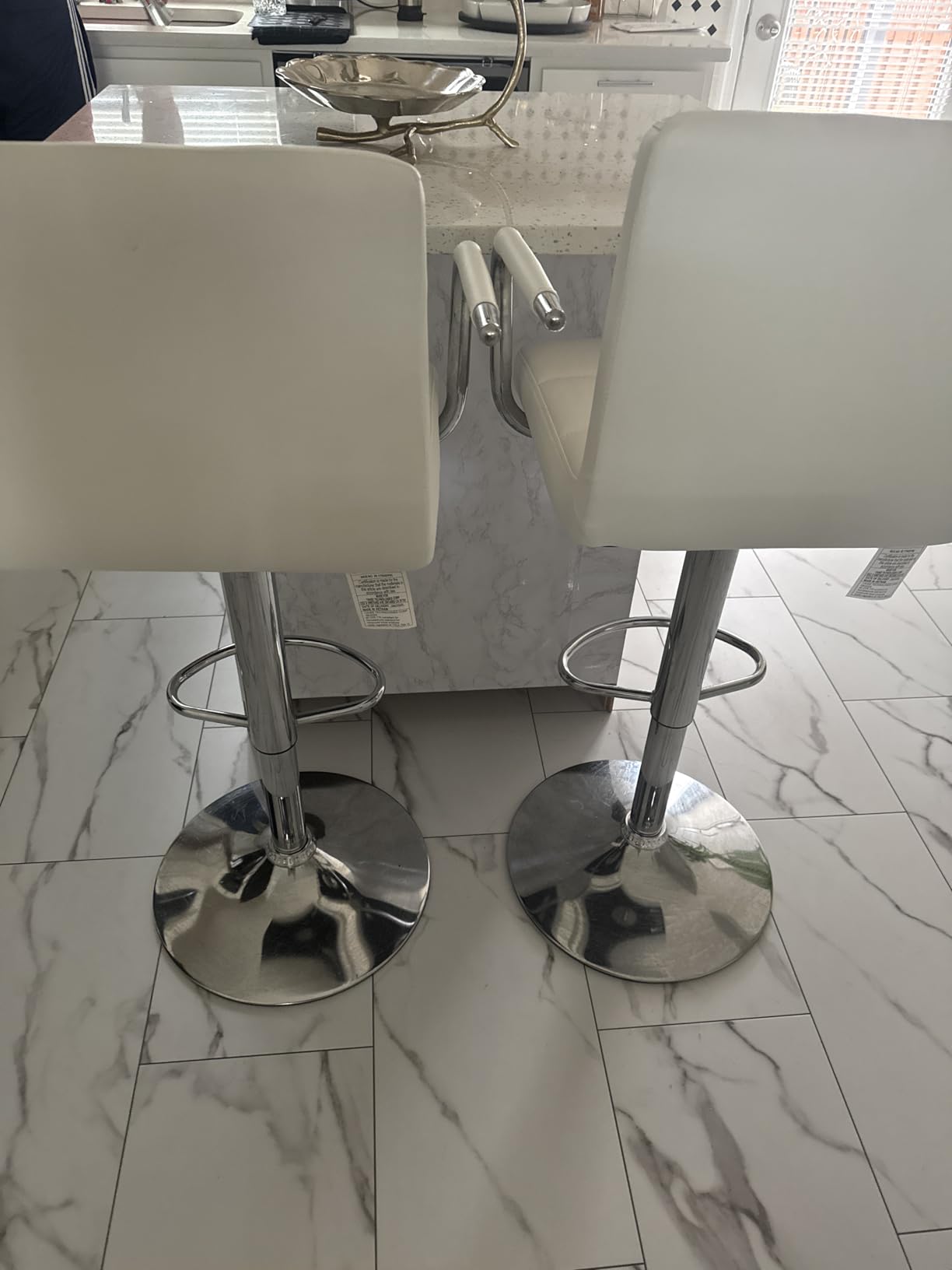 Yaheetech Bar Stools Set of 2, Swivel with Backs, Adjustable Height, White customer photo 2
