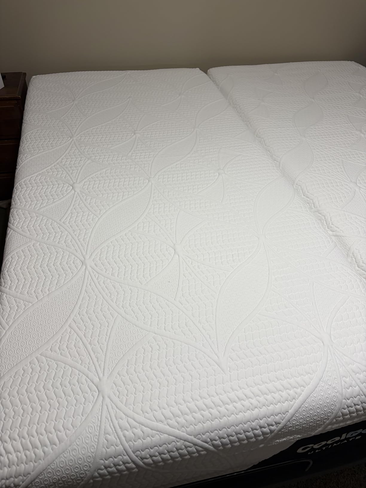 COOL GEL Chill Memory Foam 14-Inch Mattress with 2 Pillows, CertiPUR-US Certified, Mattress in a Box, Queen, White customer photo 2