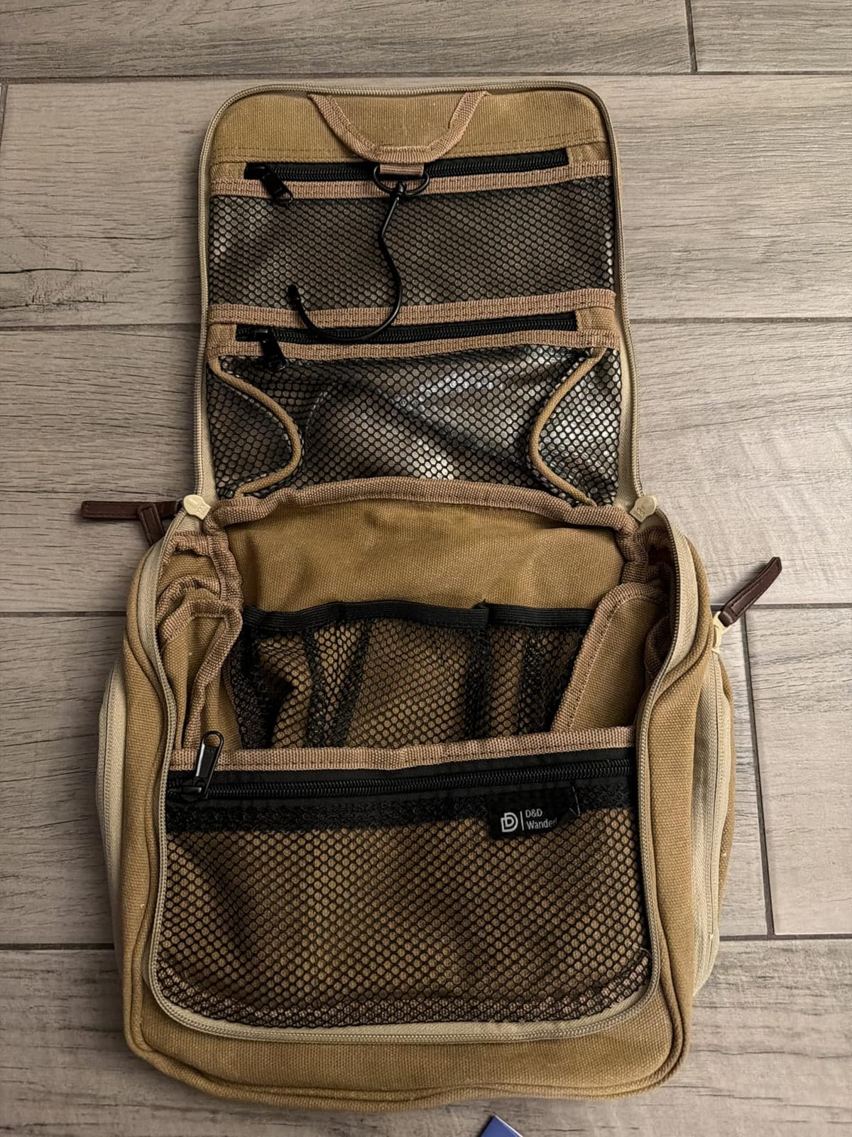 D&D Wanderlust Hanging Travel Toiletry Bag for Women & Men, Large Organizer customer photo 1
