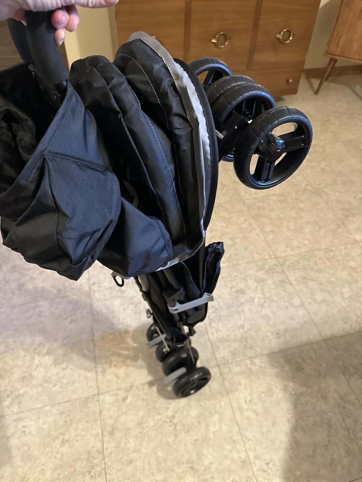 Ingenuity 3D Mini Convenience Stroller – Lightweight Stroller with Compact Fold, Multi-Position Recline, Canopy with Pop Out Sun Visor and More – Umbrella Stroller for Travel and More, Gray customer photo 1