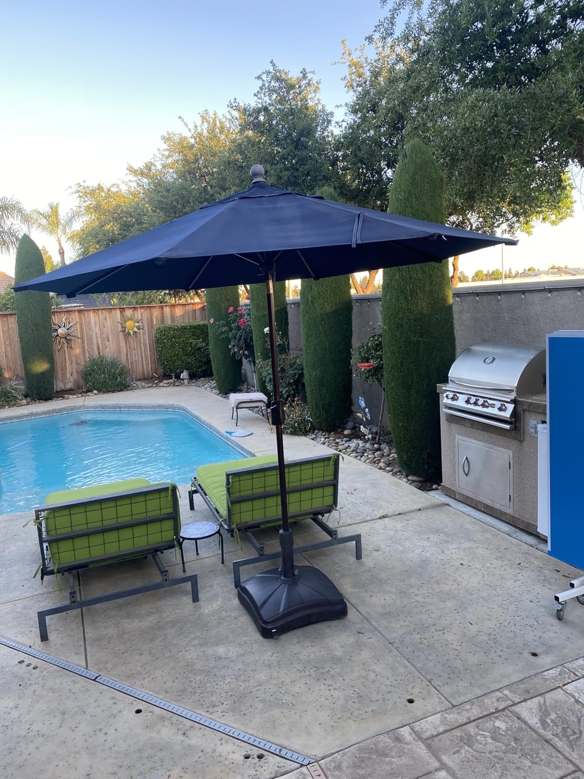EliteShade USA 10-Year-Non-Fading 9Ft Market Patio Umbrella, UPF 50+ UV Protection Performance Sun Umbrella, Heavy Duty Commercial Grade Outdoor Table Umbrella with Crank & Tilt, Windproof Vented Top for Garden, Pool, Deck and Outdoor Playsets,Heather Beige customer photo 2