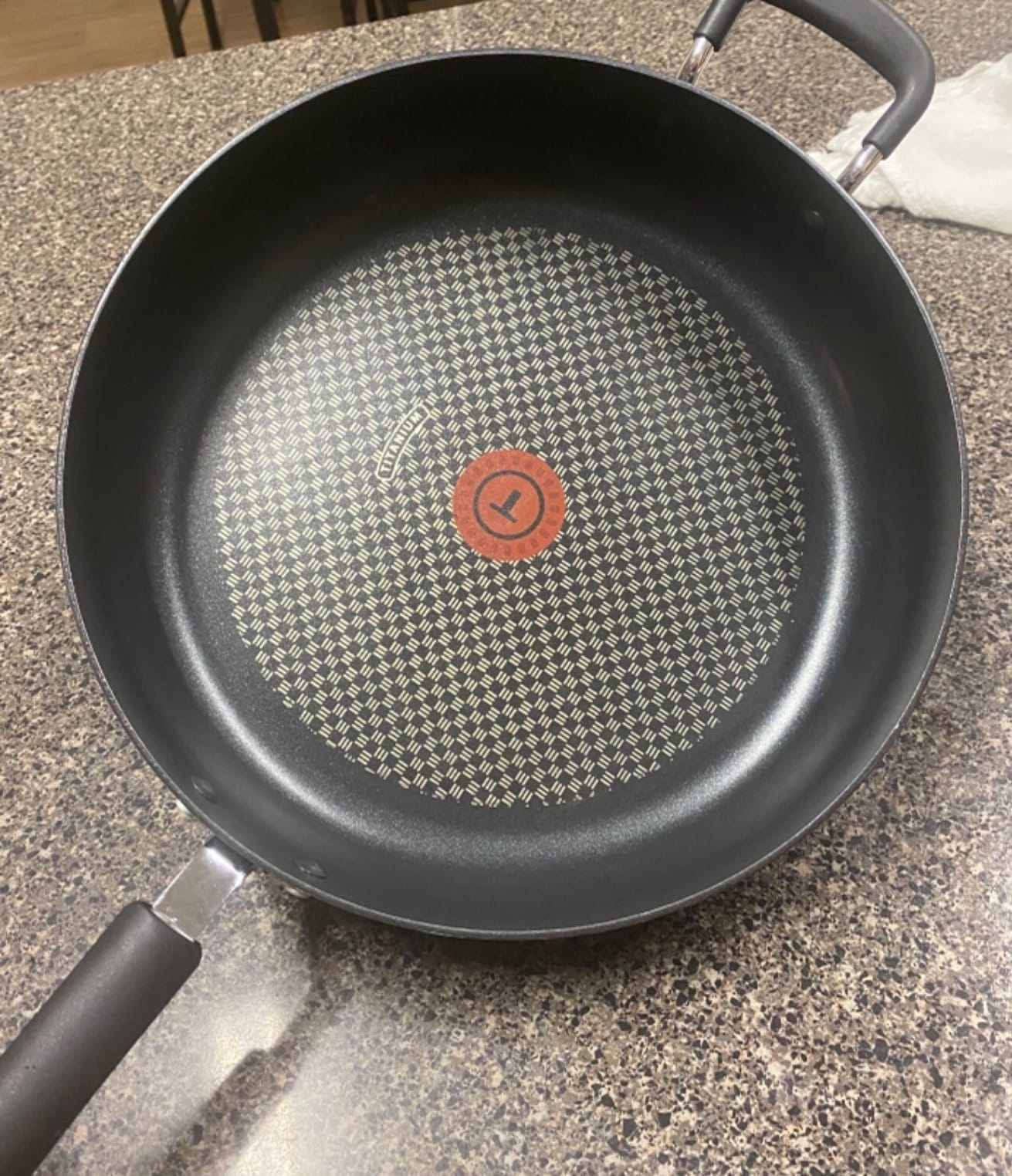 T-Fal Ultimate Hard Anodized Non Stick Jumbo Cooker With Lid & Helper Handle 5 Quart, Oven Broiler Safe 400F, Lid Safe 350F, Cookware, Deep Frying Pan, Skillet, Pots and Pans, Dishwasher Safe, Onyx customer photo 2