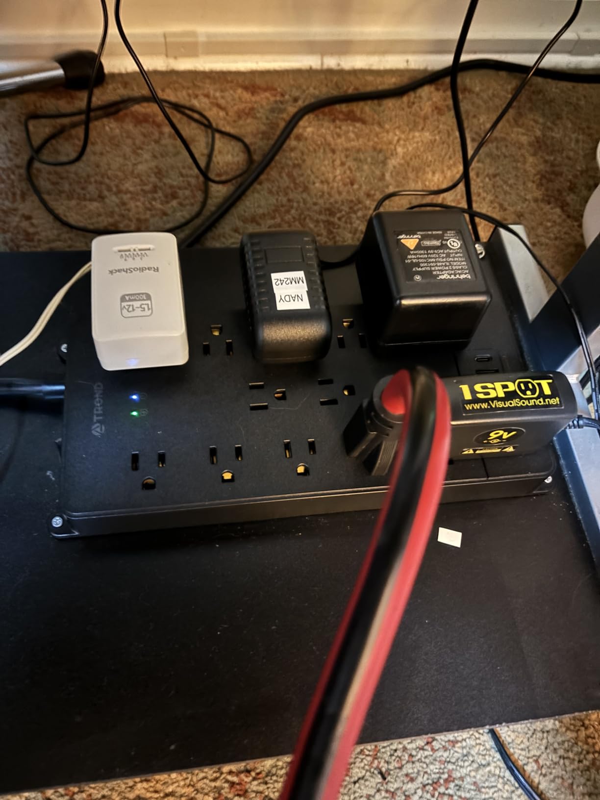 TROND Surge Protector Power Strip 5ft Cord, 4000J, 4 USB, ETL Listed, Black customer photo 1
