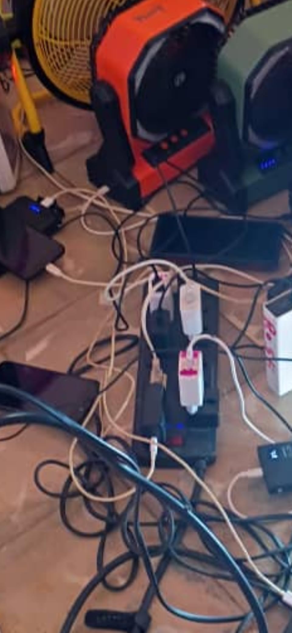 ALESTOR 6 Ft Surge Protector Power Strip with 12 Outlets and 4 USB Ports customer photo 2