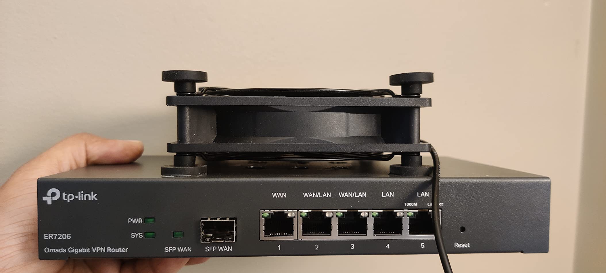 TP-Link ER7206, Multi-WAN Professional Wired Gigabit VPN Router customer photo 2