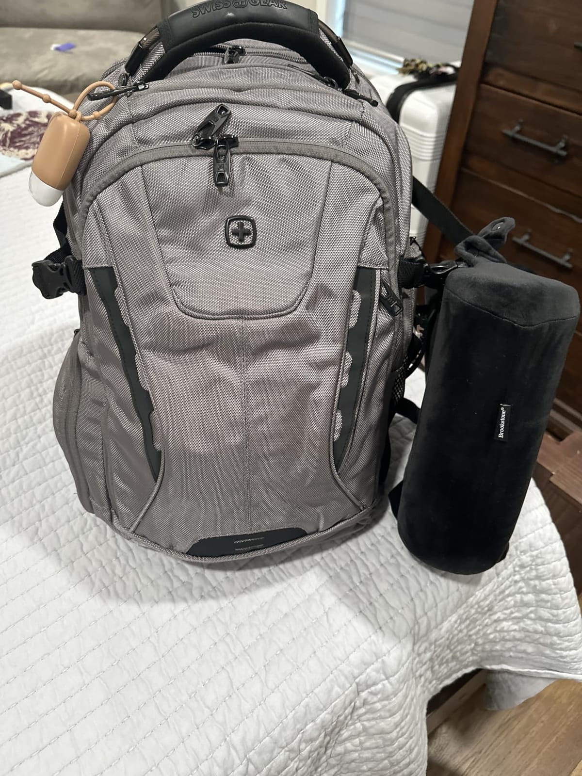 SwissGear Travel Tech Elite Laptop Backpack – Fits Laptops up to 16” – ScanSmart TSA-Friendly Backpack with USB Port, Shoe Compartment & Organizer Pockets – Grey Ballistic customer photo 1