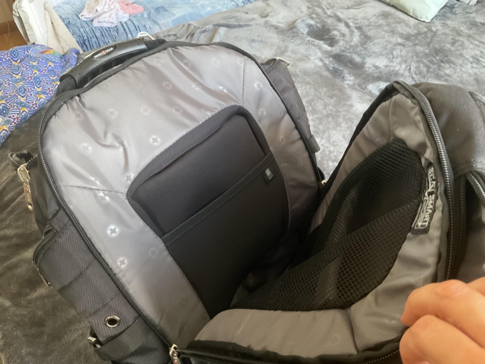 SwissGear Travel Tech Elite Laptop Backpack – Fits Laptops up to 16” – ScanSmart TSA-Friendly Backpack with USB Port, Shoe Compartment & Organizer Pockets – Grey Ballistic customer photo 2