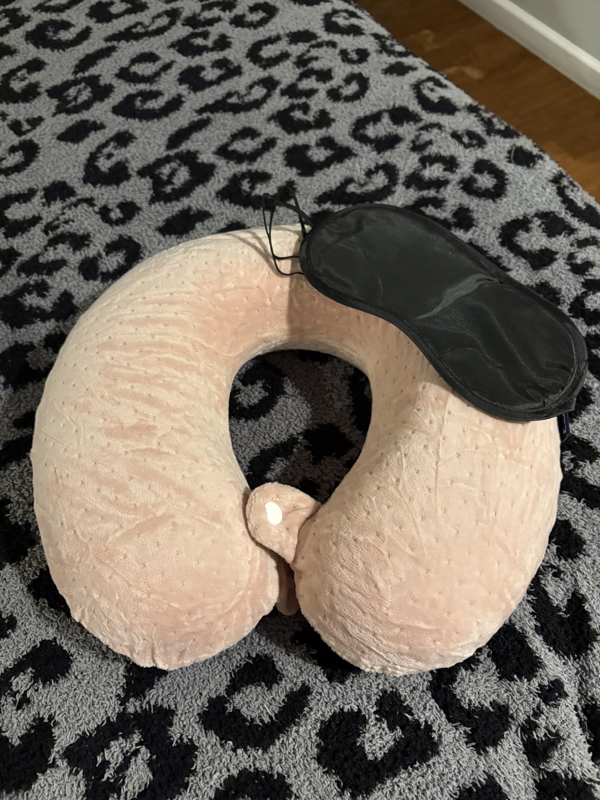 Neck Pillows for Sleeping, Memory Foam Travel Pillow, Pink customer photo 1