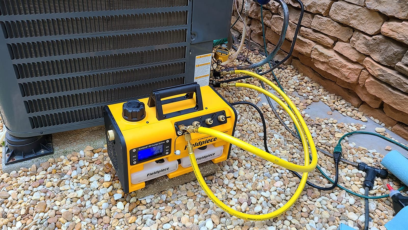 Fieldpiece VP67 Vacuum Pump – 6 CFM, 1/2 HP DC Motor, RunQuick Oil Change System – Portable - Professional HVAC Tool - A2L Compatible customer photo 1