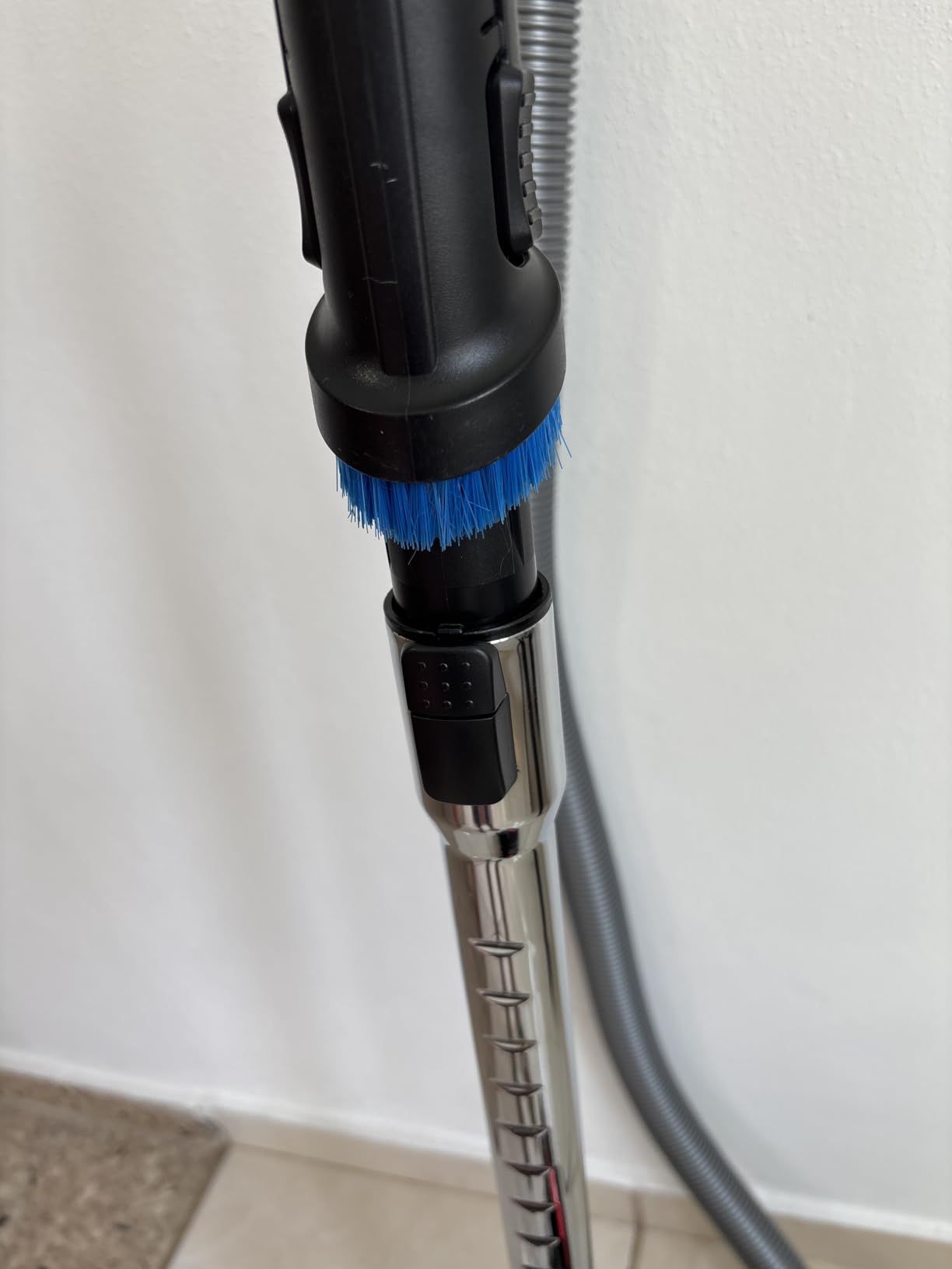Eureka Bagless Canister Vacuum Cleaner, Lightweight Vacuum for Home, Red customer photo 2