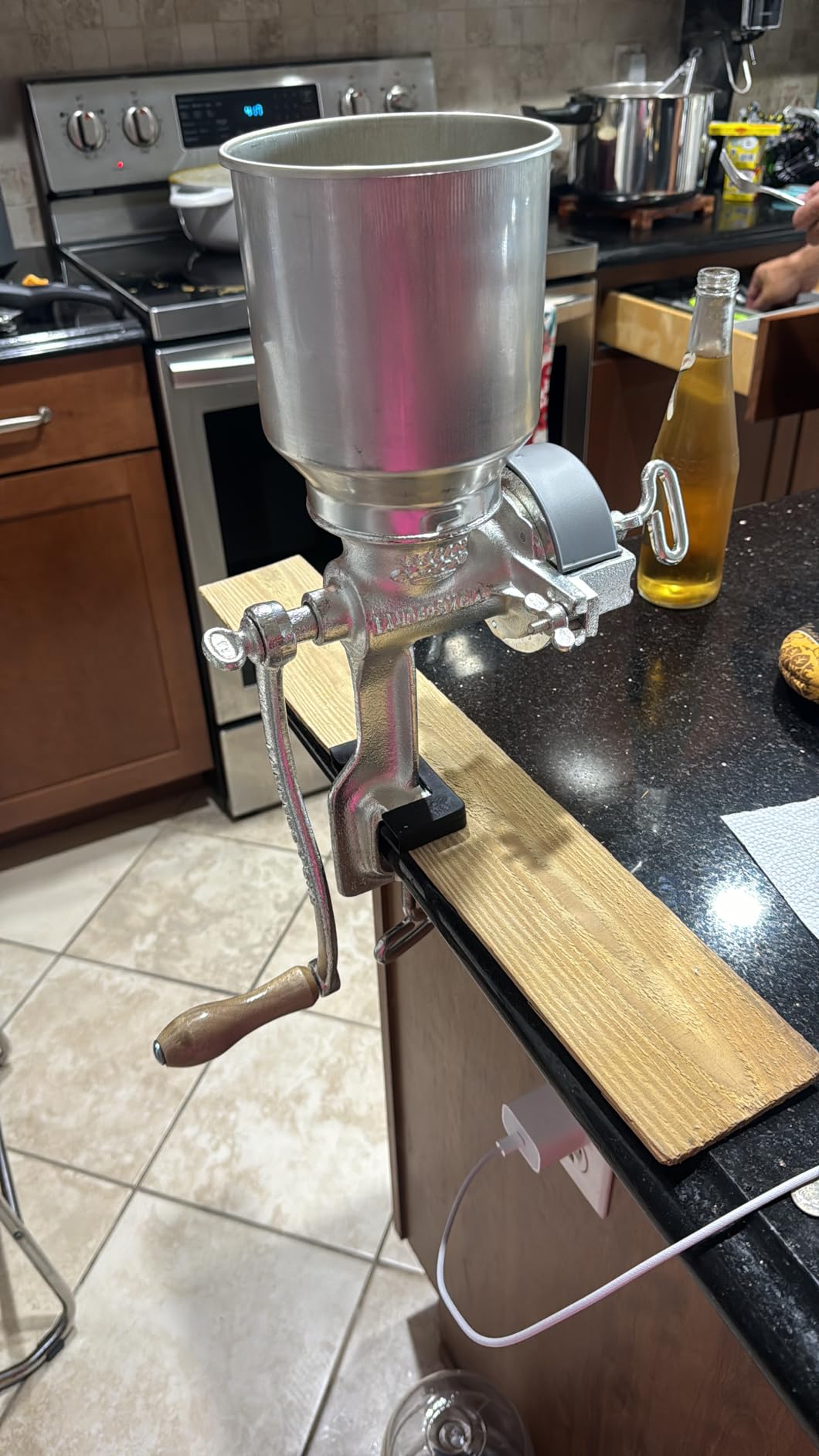 Corona Manual Grain Mill, Molino para Moler Maiz, Cast Iron Grinder customer photo 1