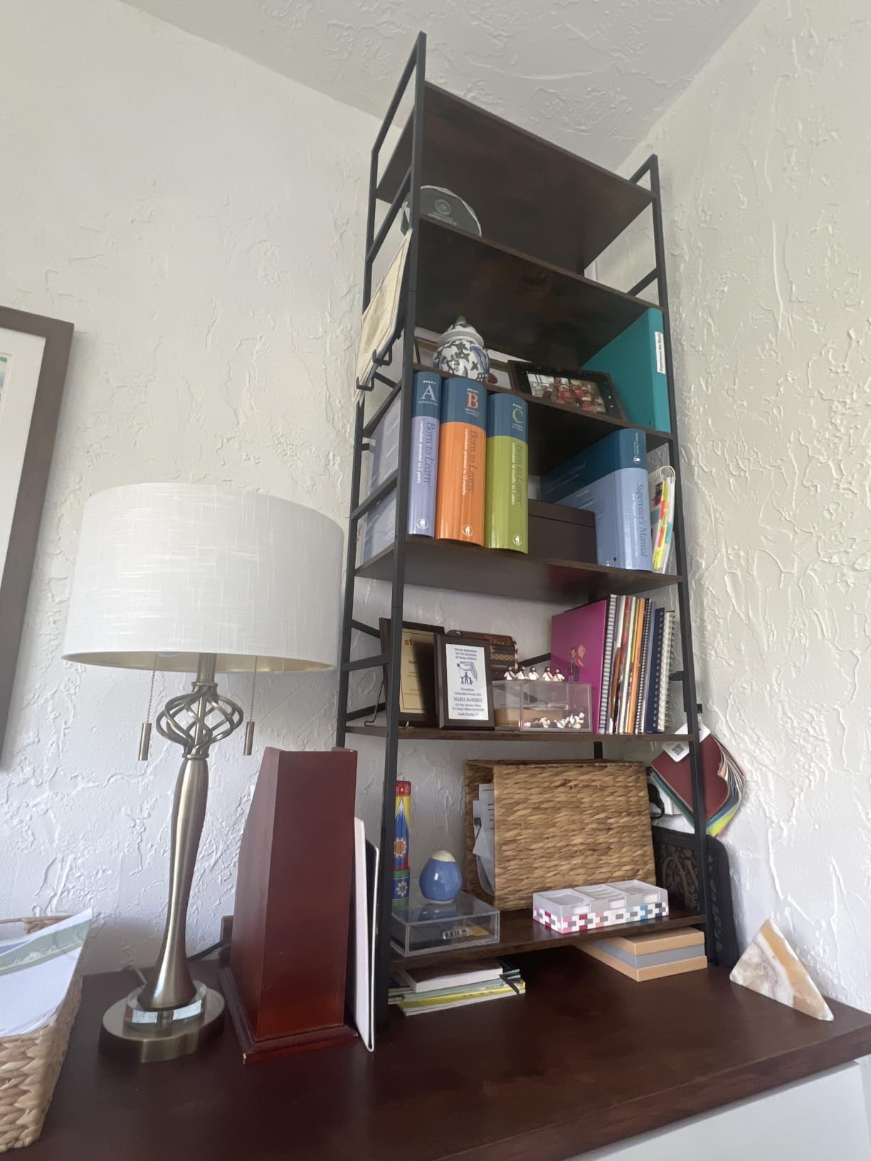 Homeiju Bookshelf, 3 Tier Industrial Bookcase, Metal Small Bookcase, Rustic Etagere Book Shelf Storage Organizer for Living Room, Bedroom, and Home Office(Rustic Brown) Patent Pending D29873033 customer photo 2
