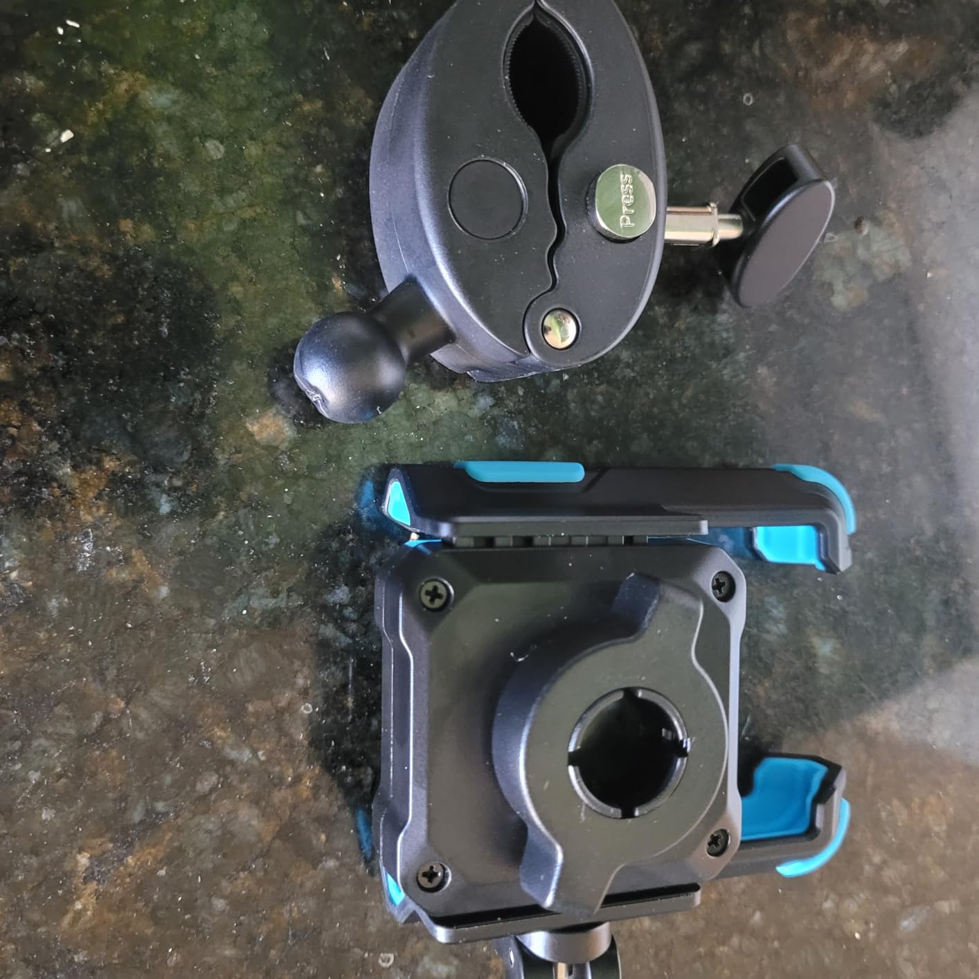 Lamicall Motorcycle Bike Phone Mount, 1s Lock Bike Phone Holder customer photo 1