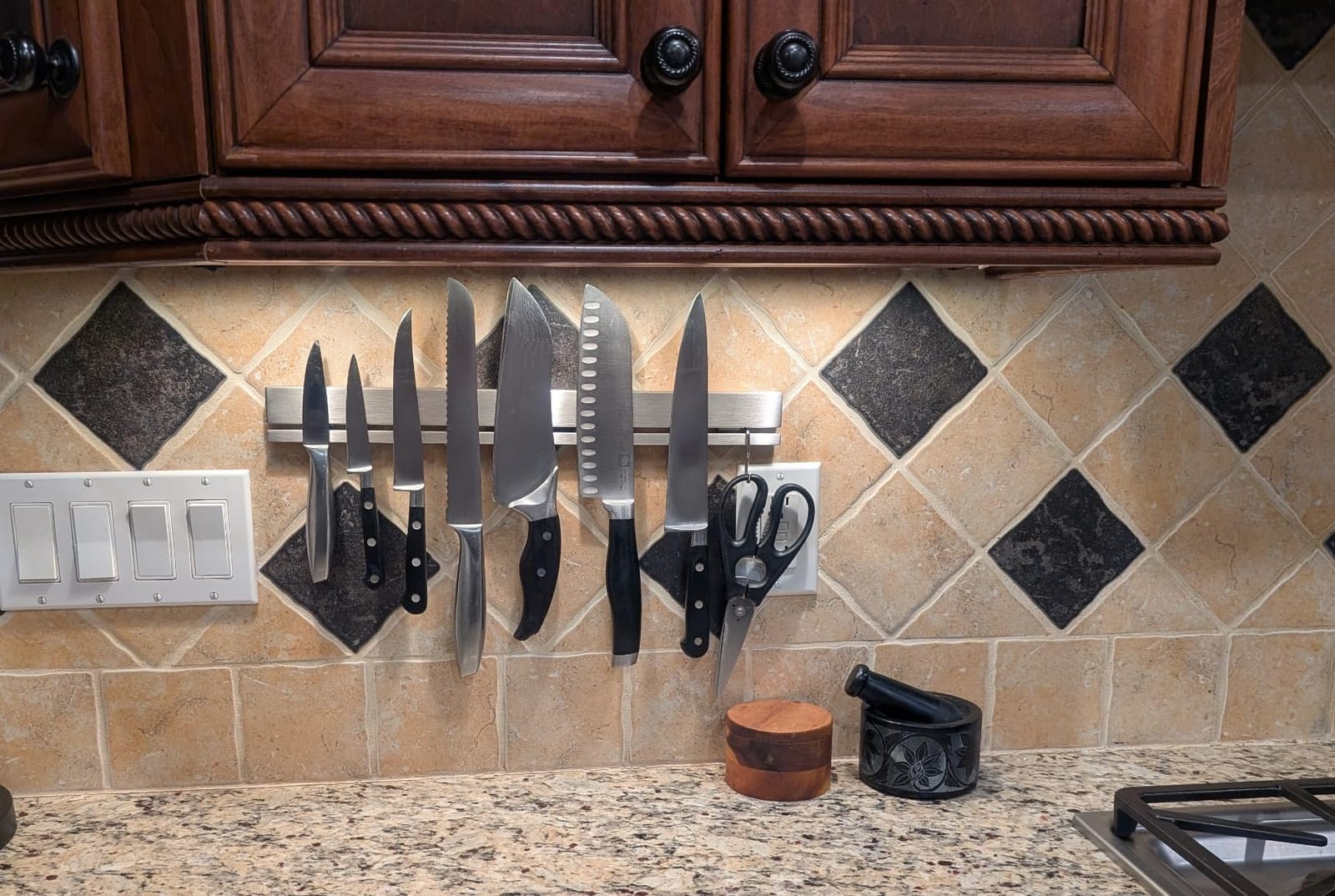 YIIYIIN 17 Inch Magnetic Knife Strip for Wall with 12 Hooks customer photo 2