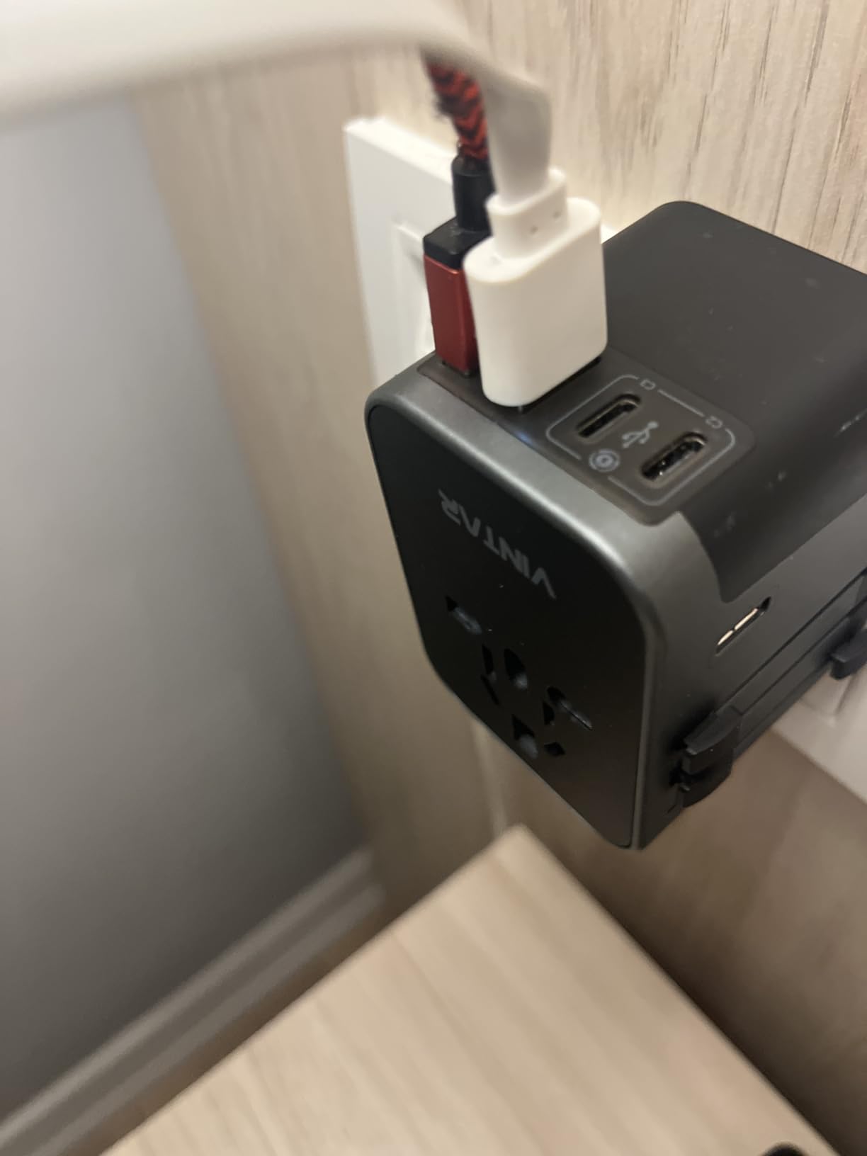 VINTAR Universal Travel Adapter 30W, International Power Adapter customer photo 2