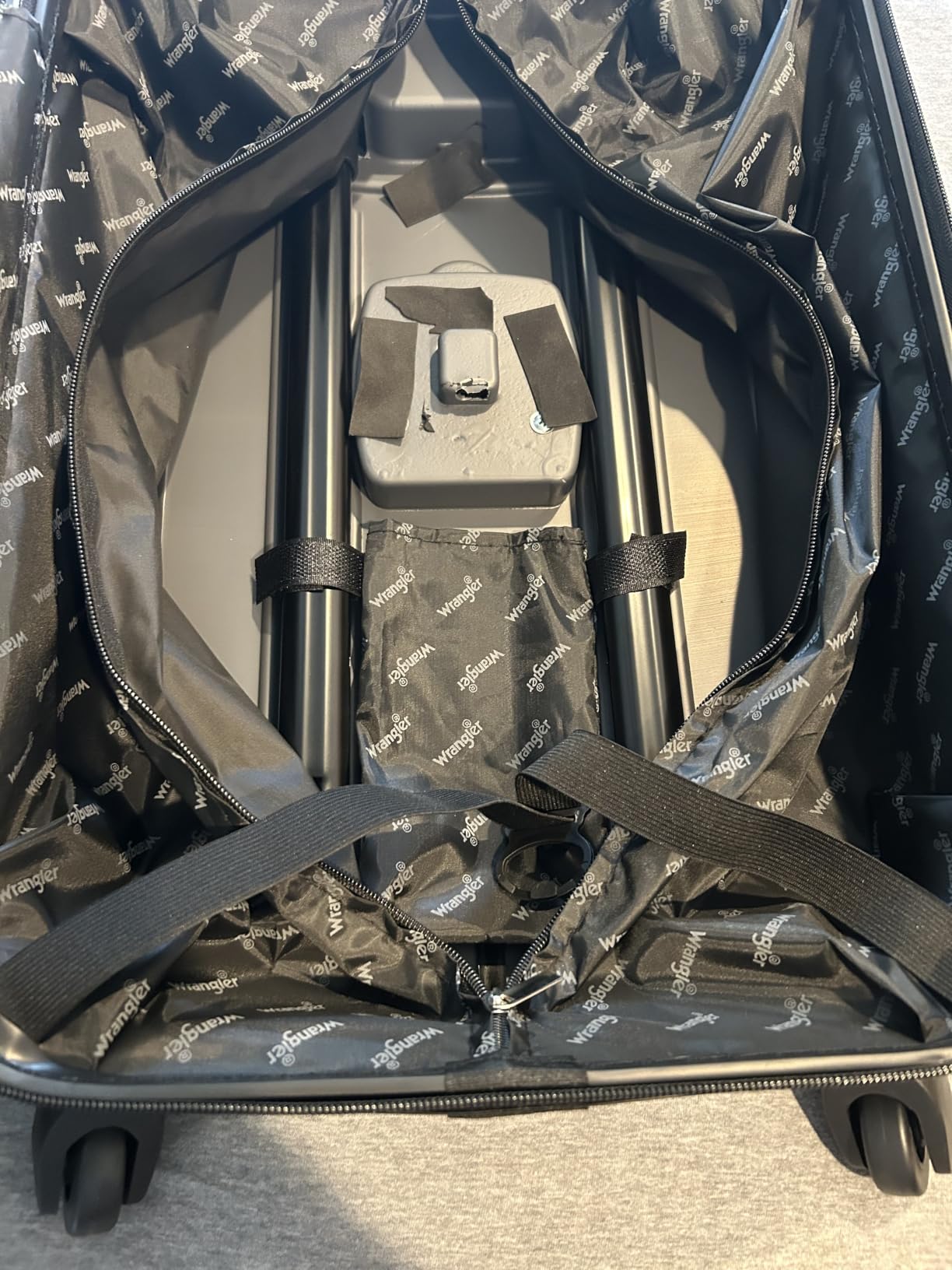 Wrangler Astral Hardside Luggage, Hydro, 20-Inch Carry-On customer photo 1