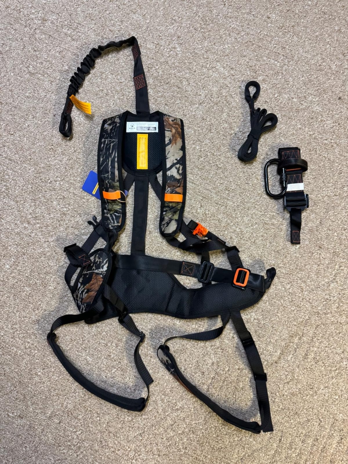 Kalkal Tree Stand Harness, Hunter Safety System with Whistle Aid, Adjustable Lightweight Hunting Harness for Hunting M/L/XL customer photo 1