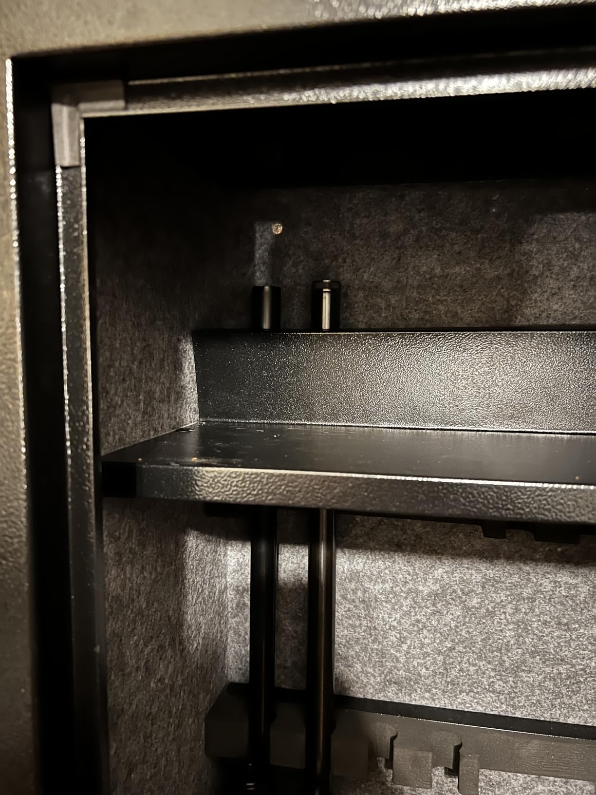 EMAXEE 8-15 Biometric Gun Safe Rifle, Large Gun Safes for Home Rifle and Pistols with Upgraded Panel and LED Light, Quick Access Fingerprint Gun Cabinet with Removable Shelf (No Assembly Required) customer photo 1