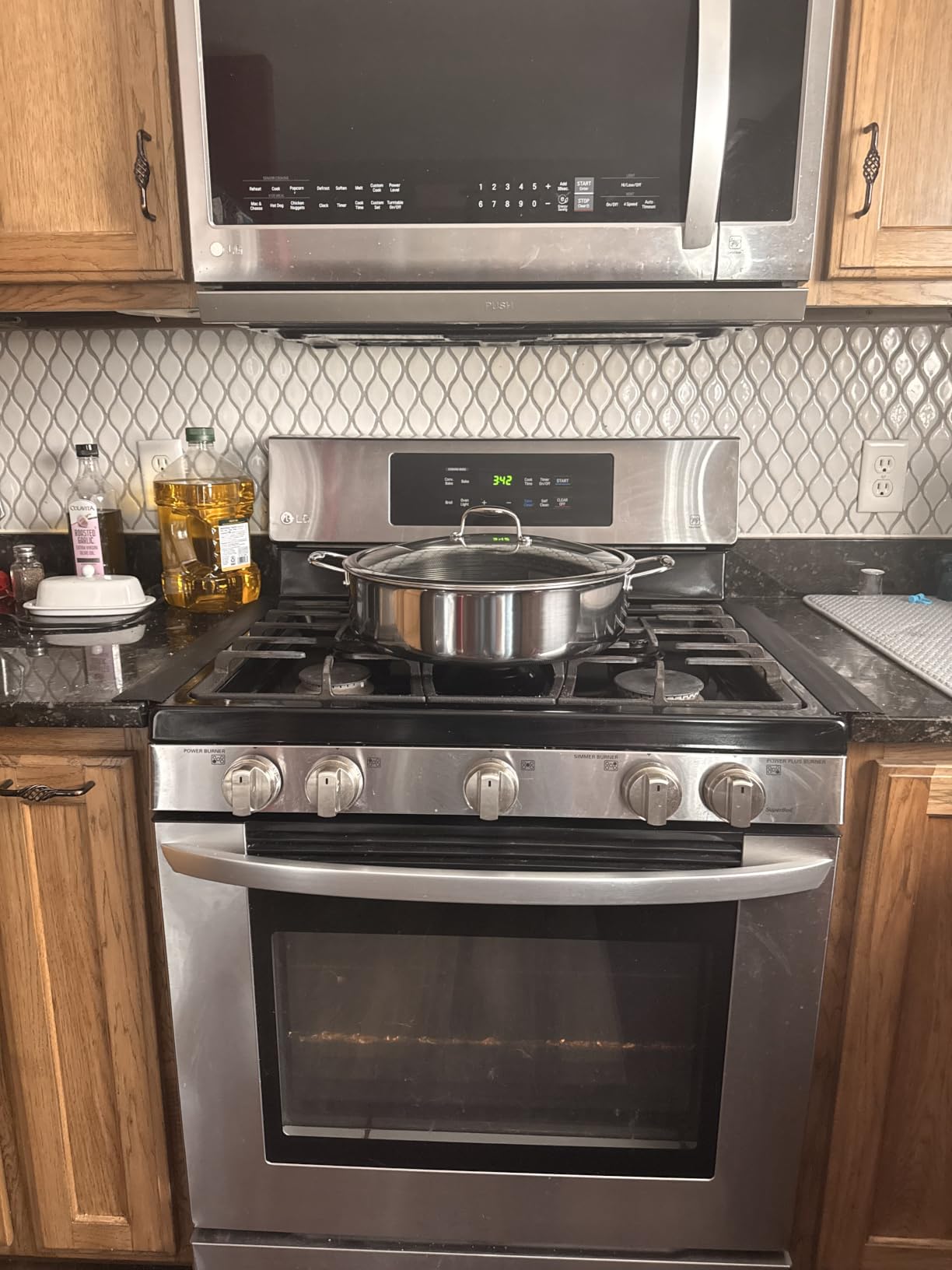 HexClad 5.5 Qt Hybrid Nonstick Deep Sauté Frying Pan & Lid, Induction Ready customer photo 2