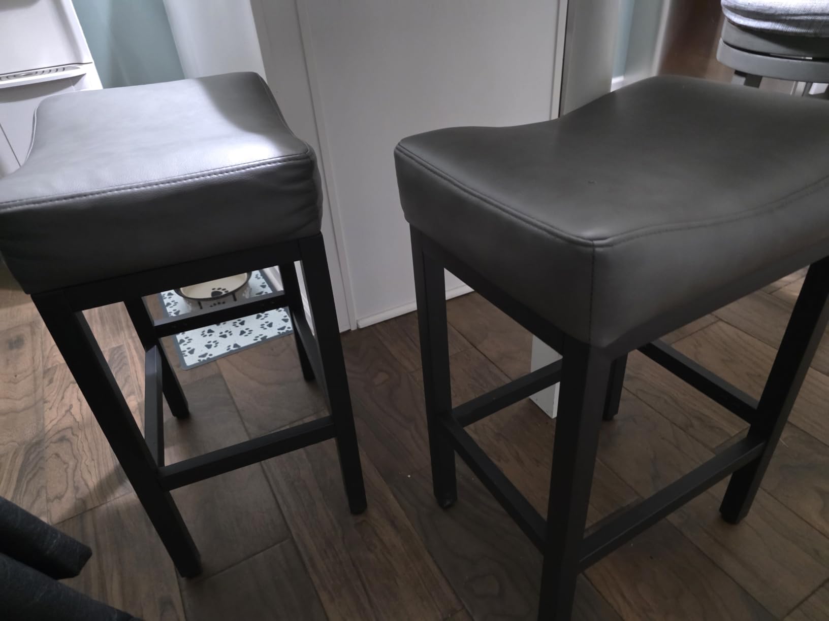 Raynesys 24 Inche Bonded Leather Counter Height Bar Stools Set of 2 Square customer photo 2