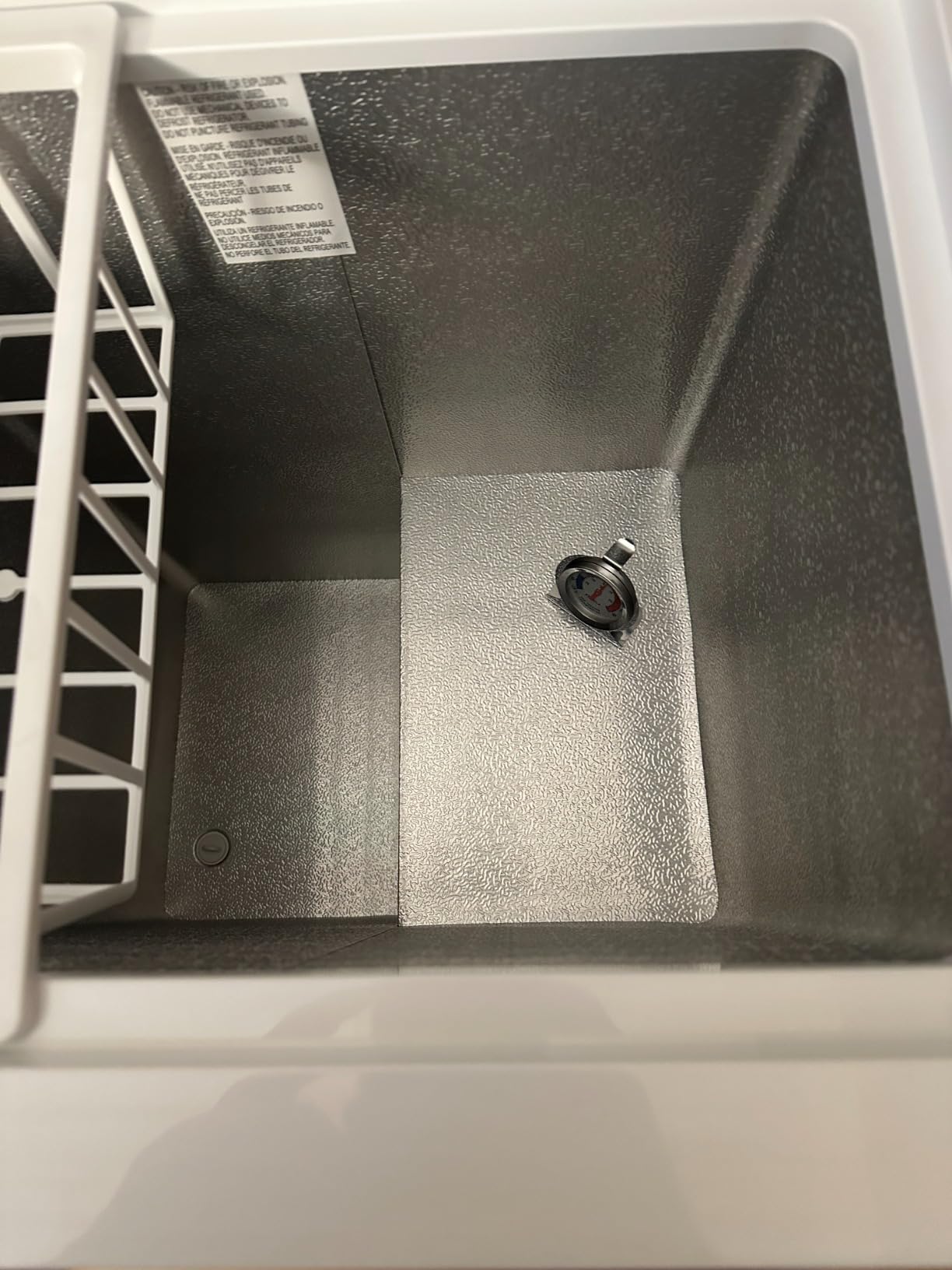 BLACK+DECKER 8.9 Cu. Ft. Chest Freezer, R600a Refrigerant, BCF890E, White customer photo 2