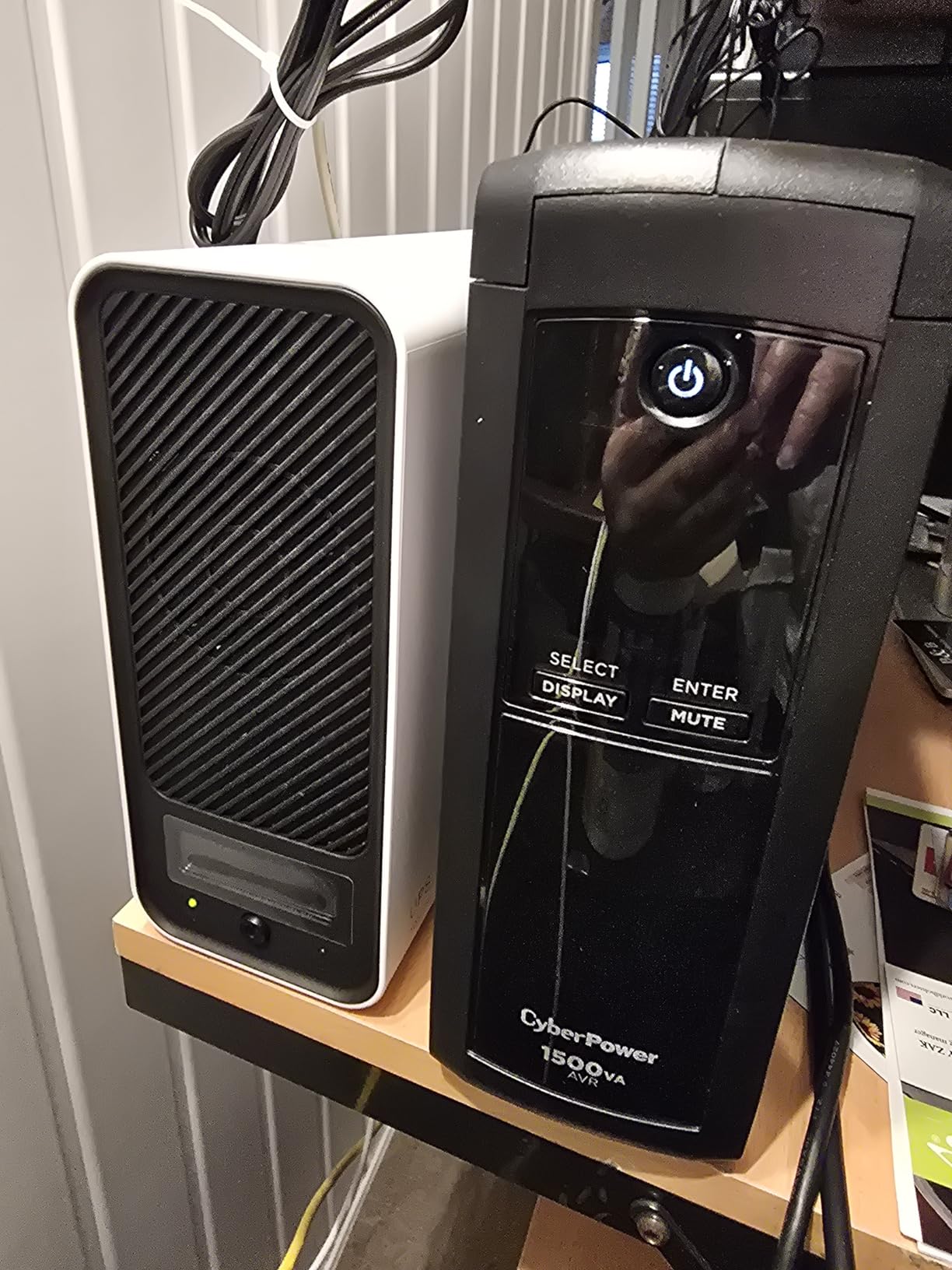 GOLDENMATE 1000VA/800W Lithium UPS Battery Backup & Surge Protector, White customer photo 2