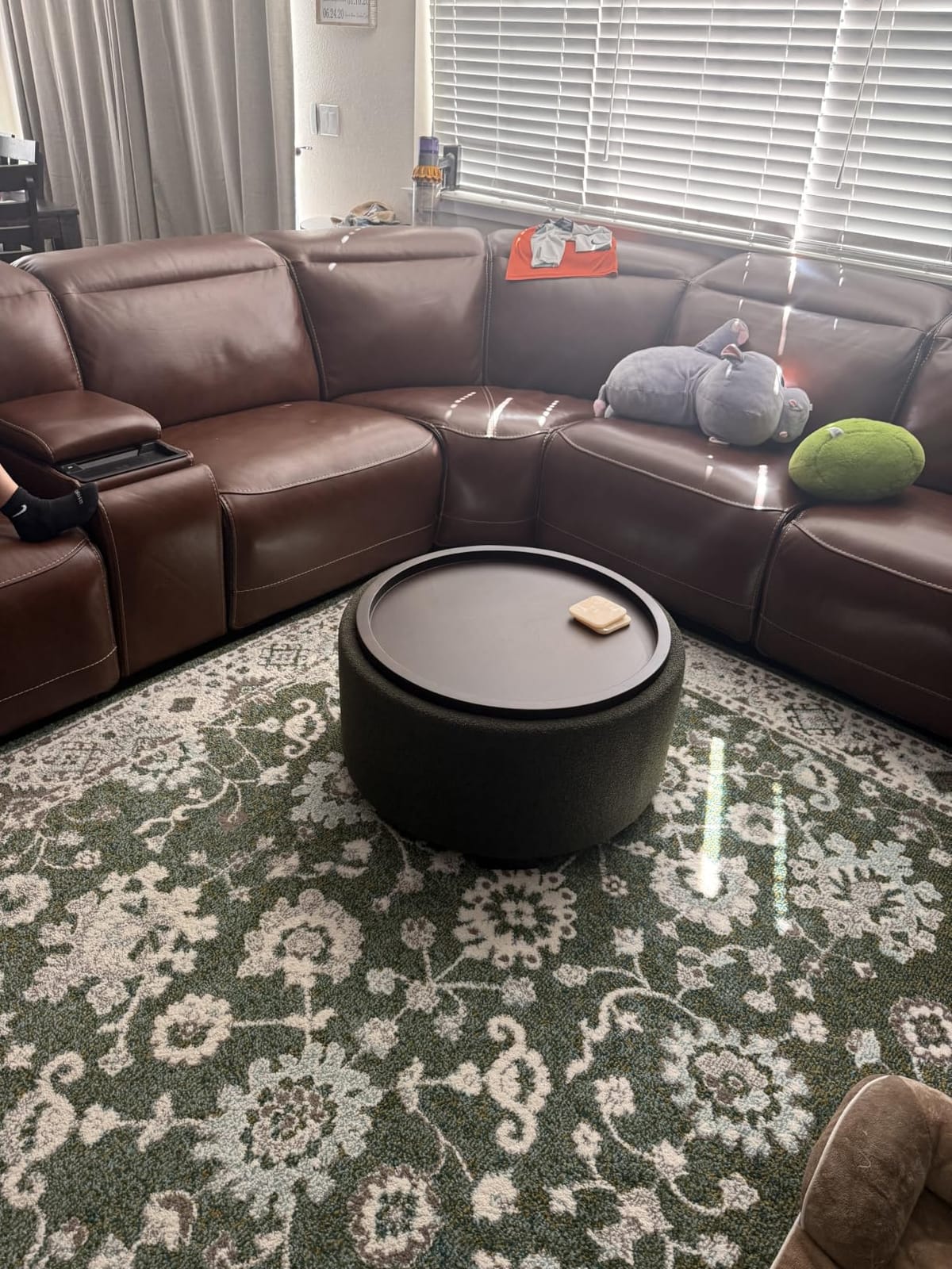 Zihanhome 30 Inch Round Storage Ottoman, Ottoman Coffee Table with Lift Off Lid, Boucle Modern Ottomans with Storage for Living Room, Bedroom, Apartments (Beige) customer photo 1