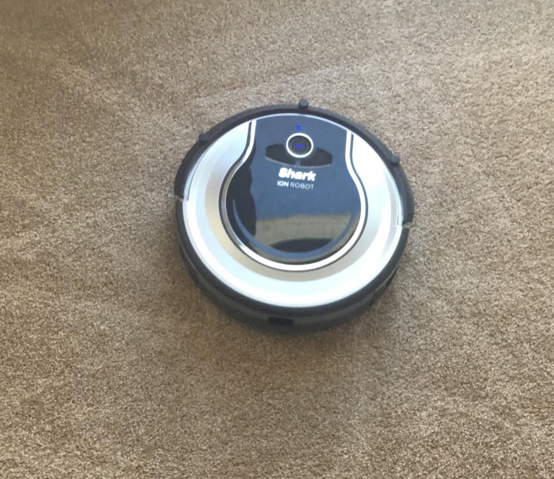 Shark Navigator Robot Vacuum, 30-Day Self-Emptying Base, White, AV2110S customer photo 2