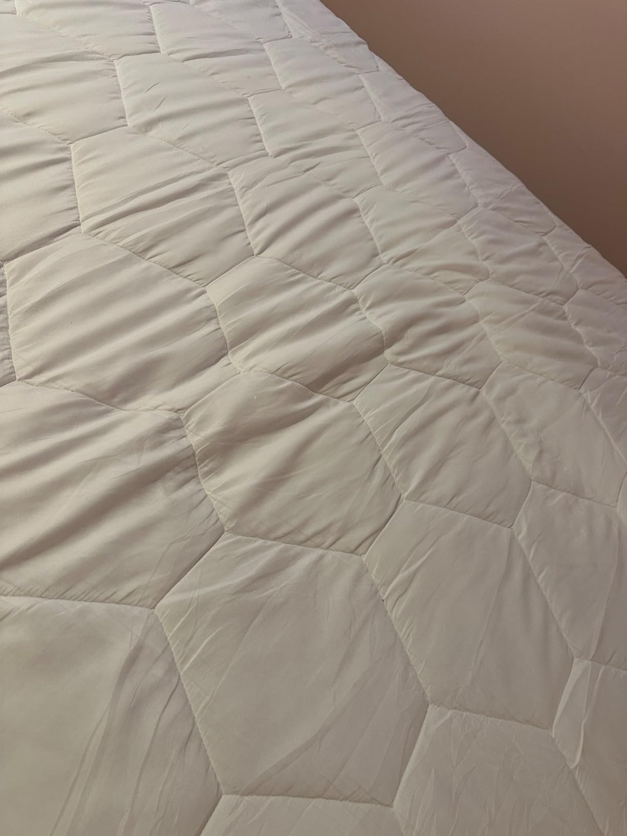 Favorland Mattress Topper Queen Size - Cooling Extra Thick Breathable Viscose Made from Bamboo Mattress pad - Soft Quilted Fitted Mattress Cover with 900 GSM Down Alternative Fill (8-21”Deep Pocket) customer photo 2