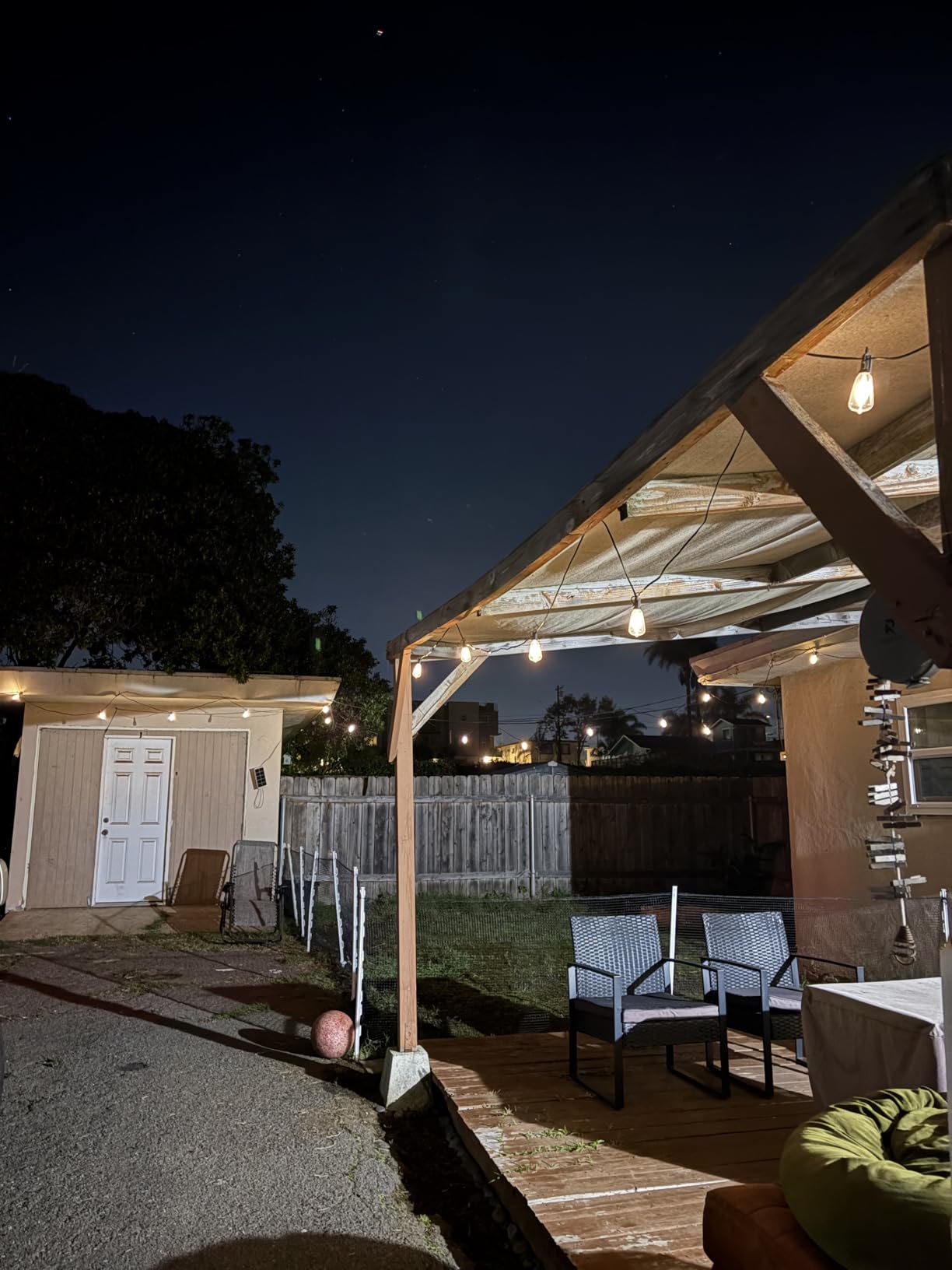 Brightown 100FT Solar String Lights Outdoor, 31+2 Shatterproof LED Bulbs customer photo 1