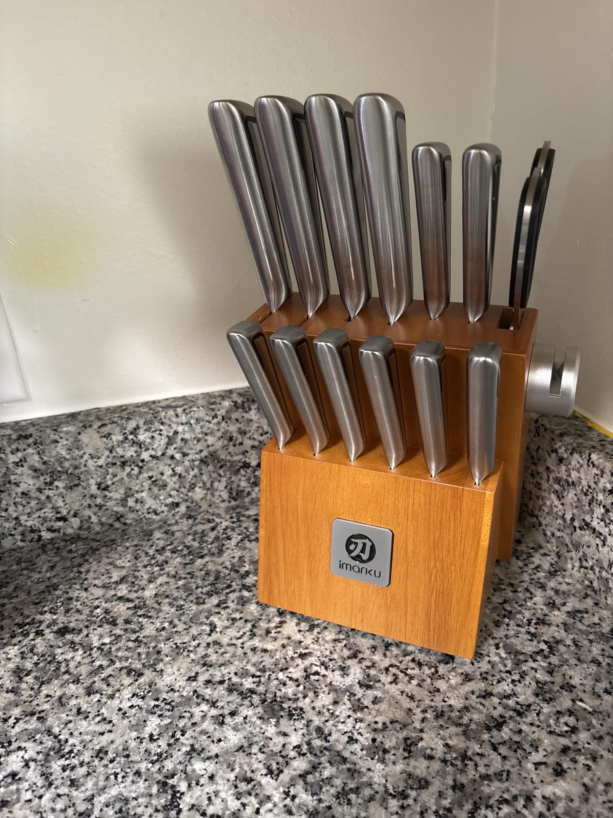 imarku Bread Knife 10 Inch: Japanese High Carbon Stainless Steel customer photo 1