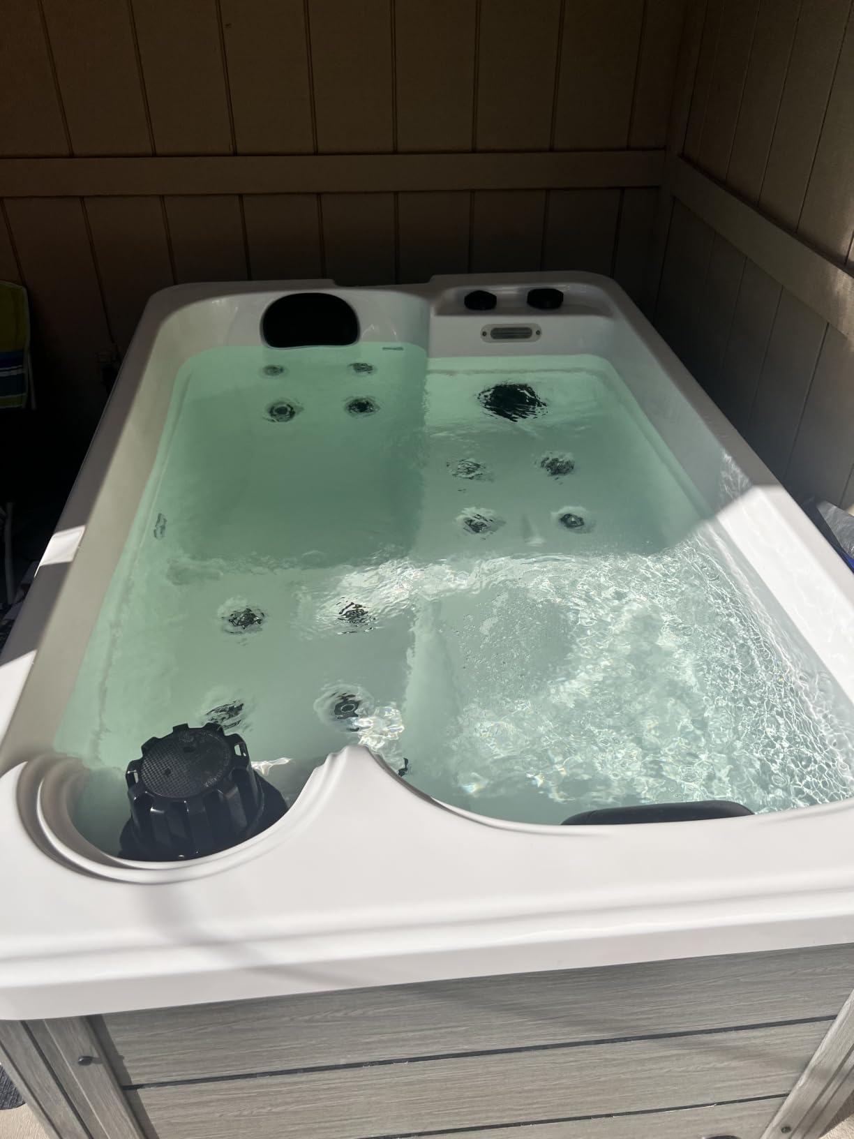 Jocisland 2 Person Outdoor Hot Tub with 15 Stainless Steel Jets, Acrylic customer photo 1
