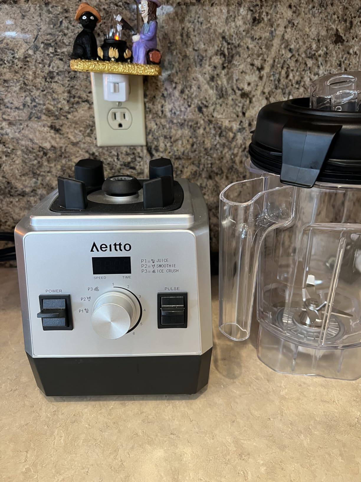 Aeitto Blenders for Kitchen with 68Oz. Large Capacity, 1800W Max Power Smoothie Blender, 3 Preset Programs & 7 Speeds, Professional Countertop Blender for Smoothies, Ice Crush, Generation 1 Silver customer photo 2
